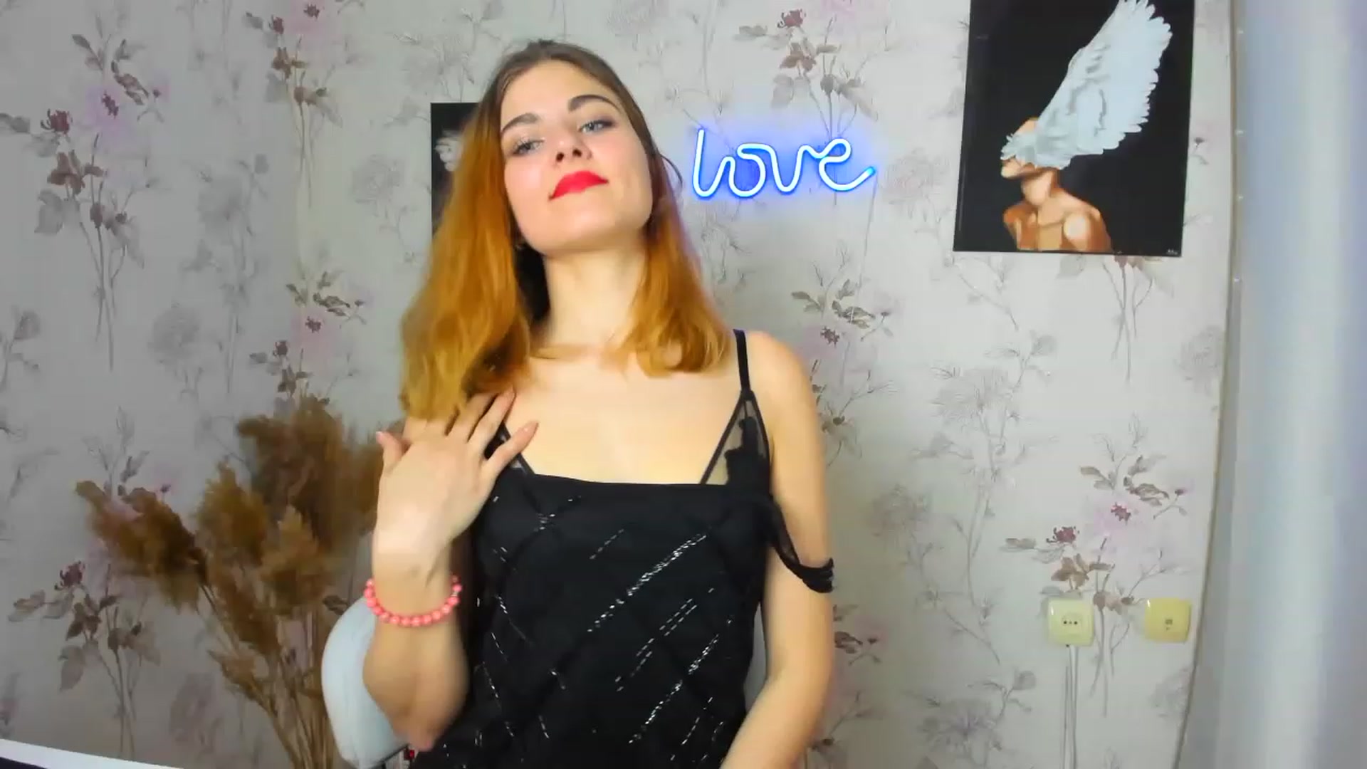 Gallery image thumbnail from GladysSmith's myfreecams stream on, 03/07/2023, 10:50 image 19 of 20