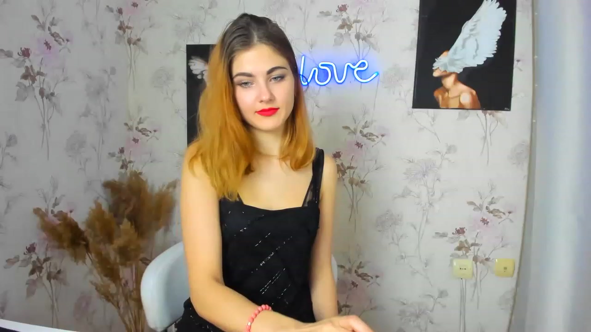Gallery image thumbnail from GladysSmith's myfreecams stream on, 03/07/2023, 10:50 image 4 of 20