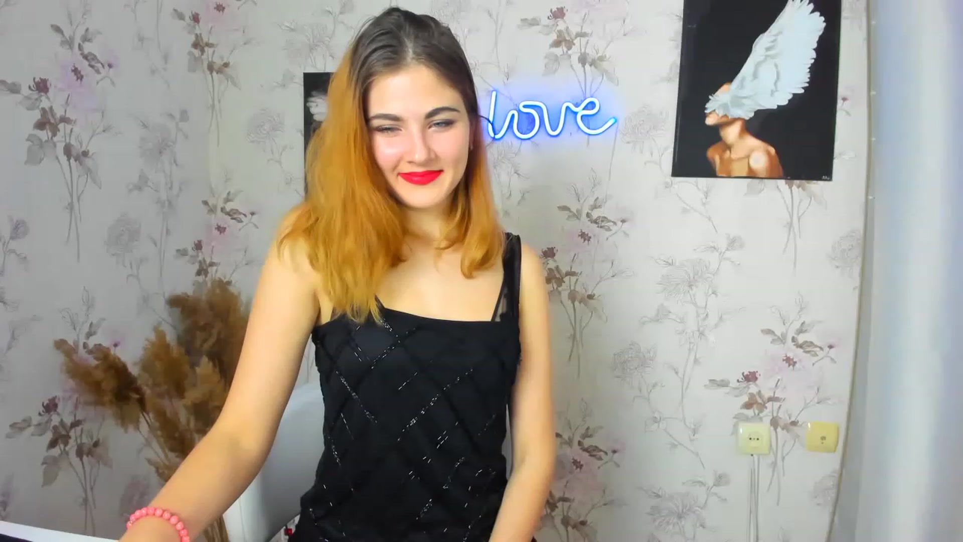 Gallery image thumbnail from GladysSmith's myfreecams stream on, 03/07/2023, 10:50 image 6 of 20