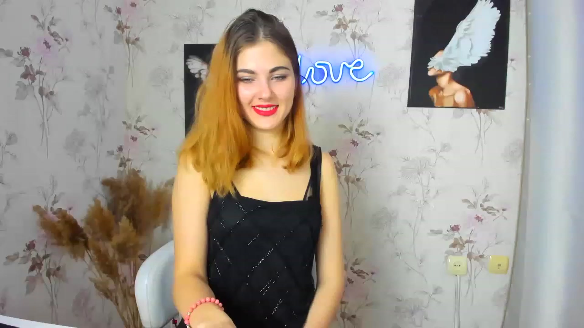 Gallery image thumbnail from GladysSmith's myfreecams stream on, 03/07/2023, 10:50 image 14 of 20