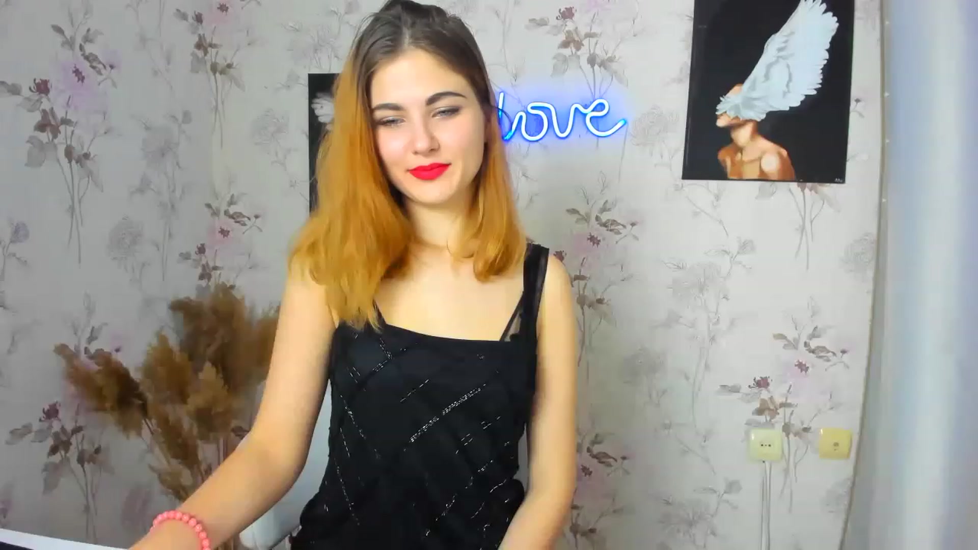 Gallery image thumbnail from GladysSmith's myfreecams stream on, 03/07/2023, 10:50 image 16 of 20