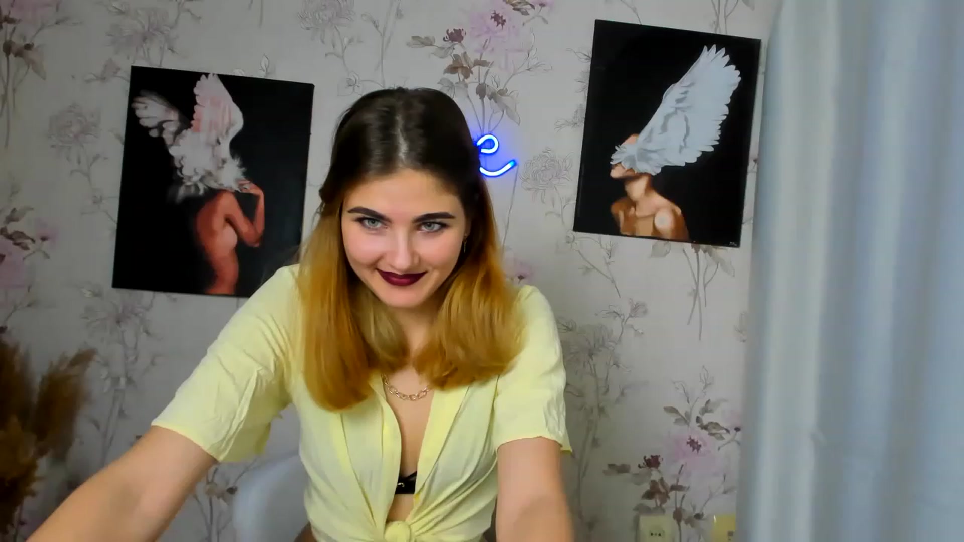 Gallery image thumbnail from GladysSmith's myfreecams stream on, 03/15/2023, 11:33 image 3 of 20