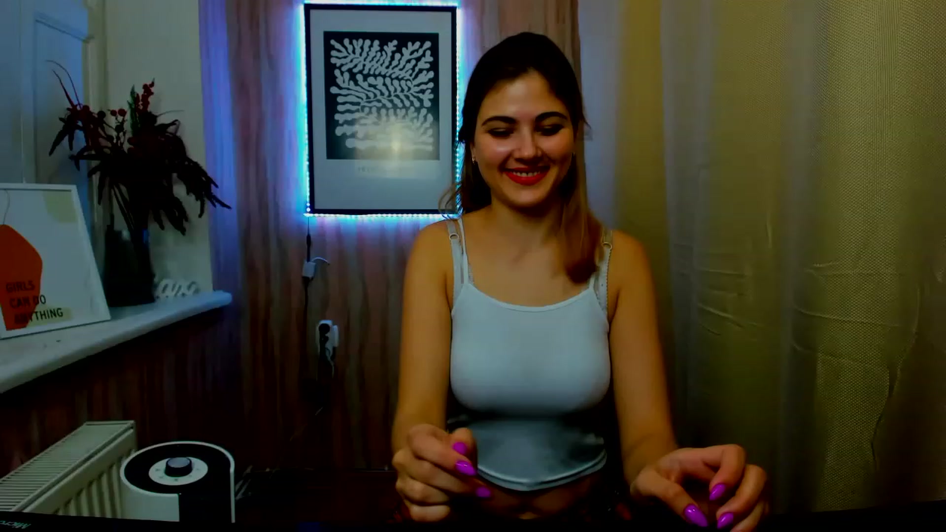 Gallery image thumbnail from GladysSmith's myfreecams stream on, 03/16/2023, 10:31 image 4 of 20