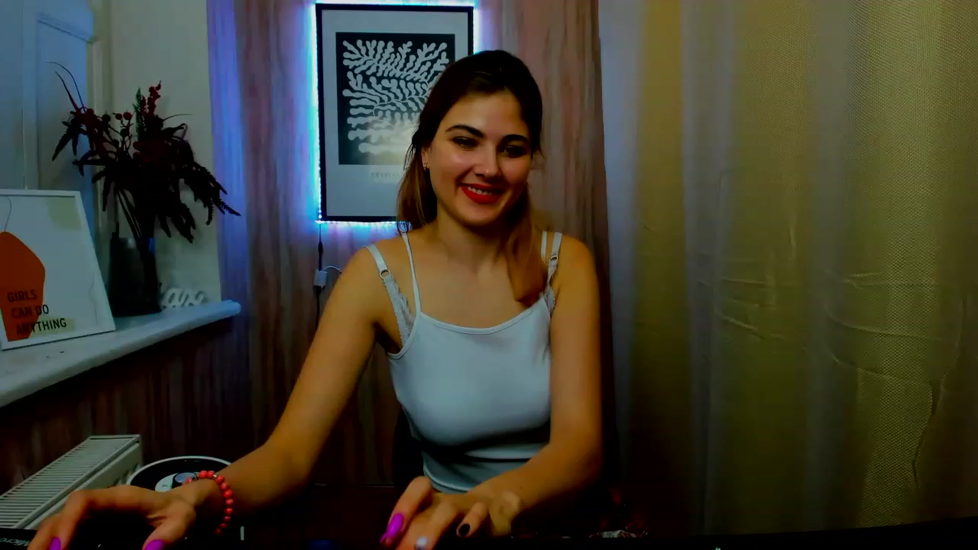 Gallery image thumbnail from GladysSmith's myfreecams stream on, 03/16/2023, 10:31 image 12 of 20
