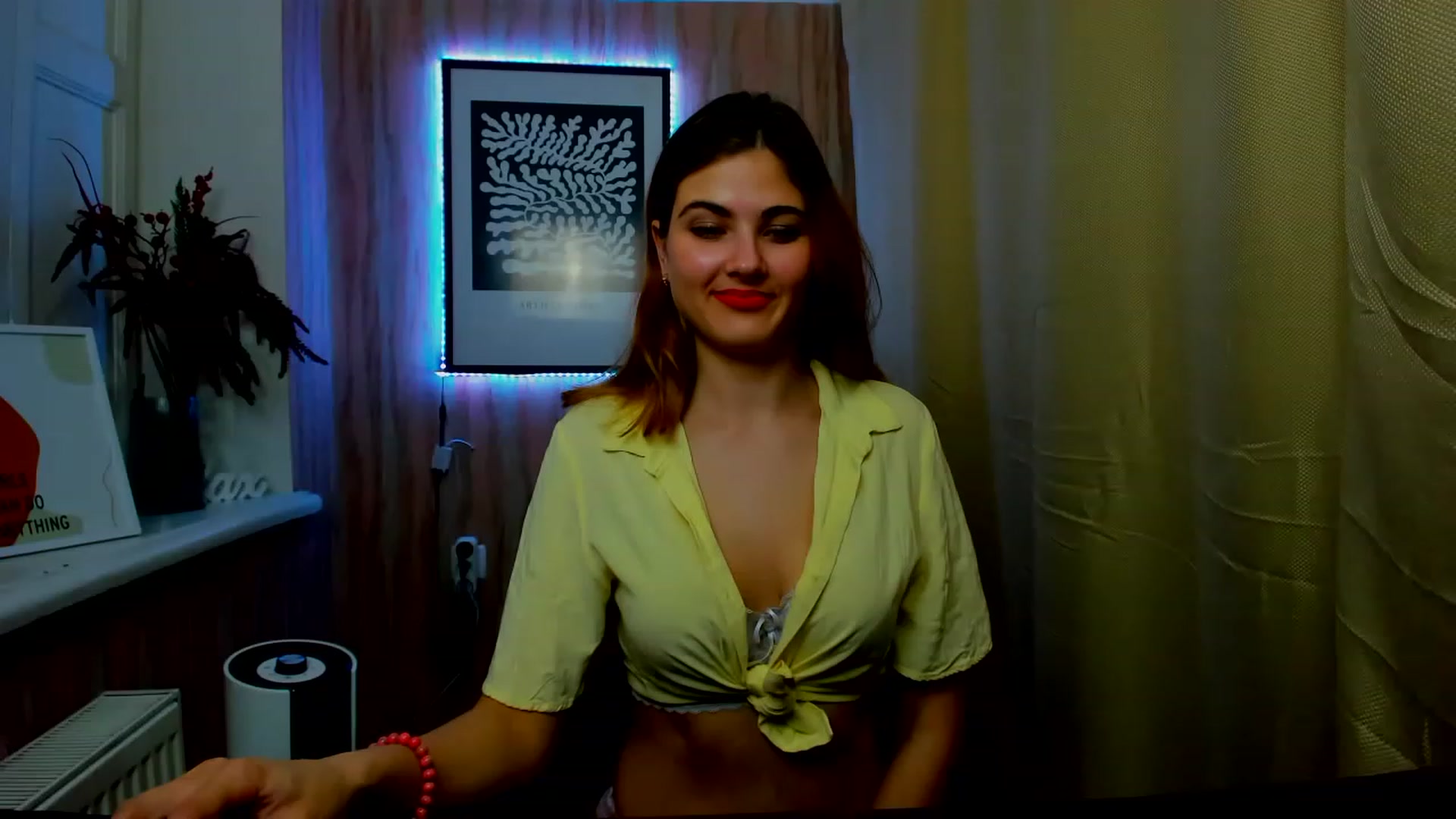 Gallery image thumbnail from GladysSmith's myfreecams stream on, 03/16/2023, 12:36 image 5 of 20