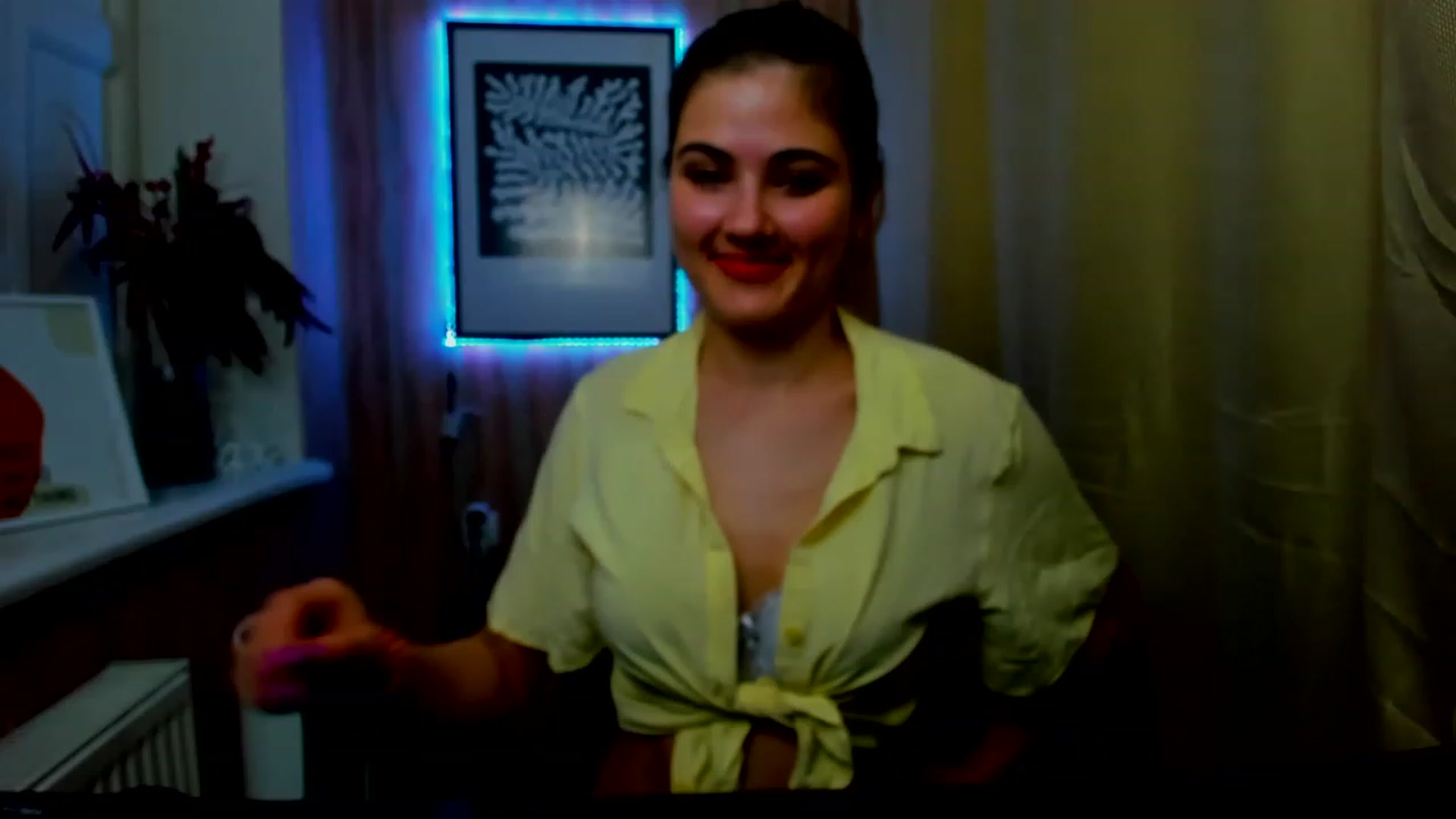 Gallery image thumbnail from GladysSmith's myfreecams stream on, 03/16/2023, 12:36 image 18 of 20