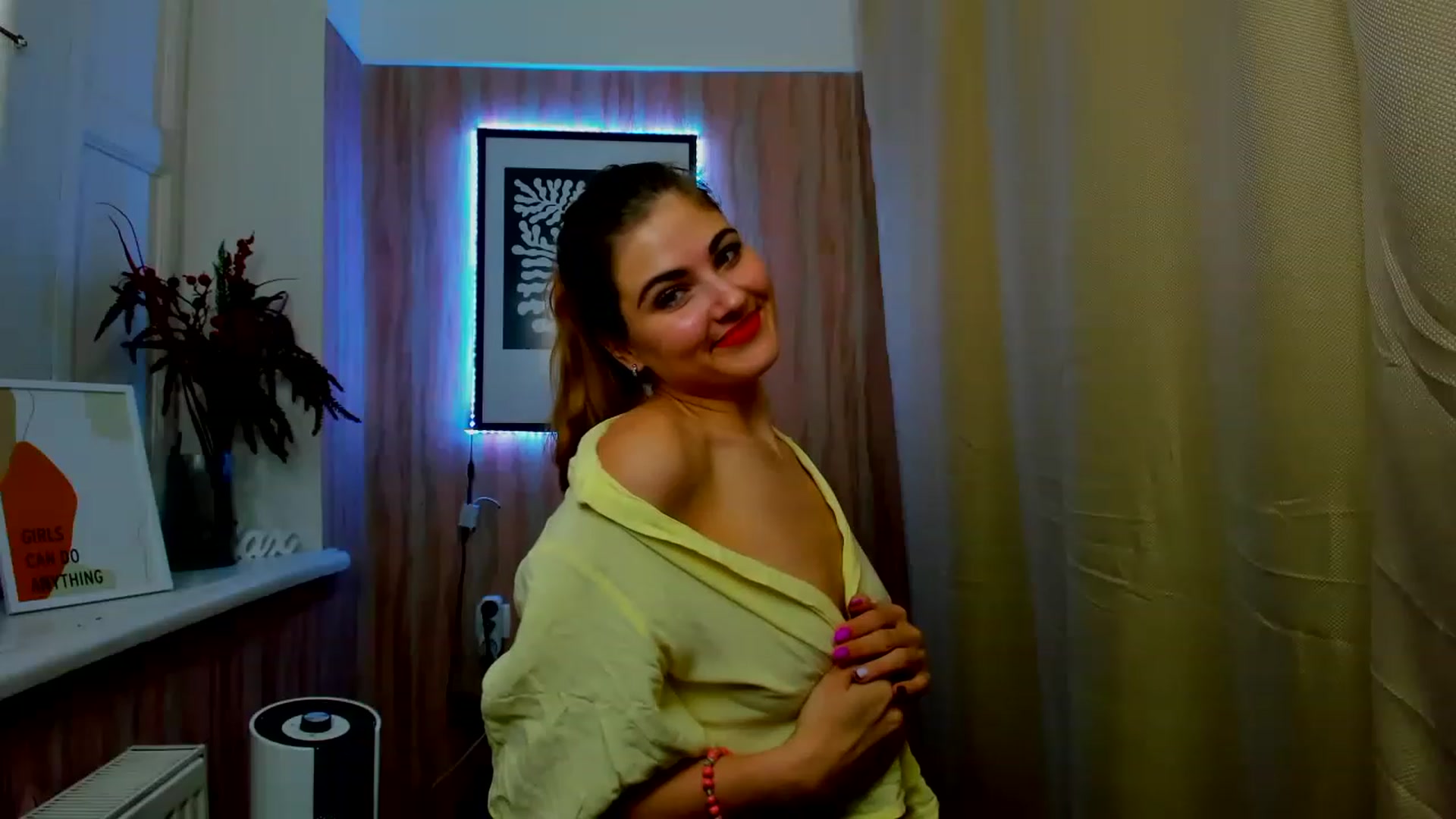 Gallery image thumbnail from GladysSmith's myfreecams stream on, 03/16/2023, 12:36 image 20 of 20
