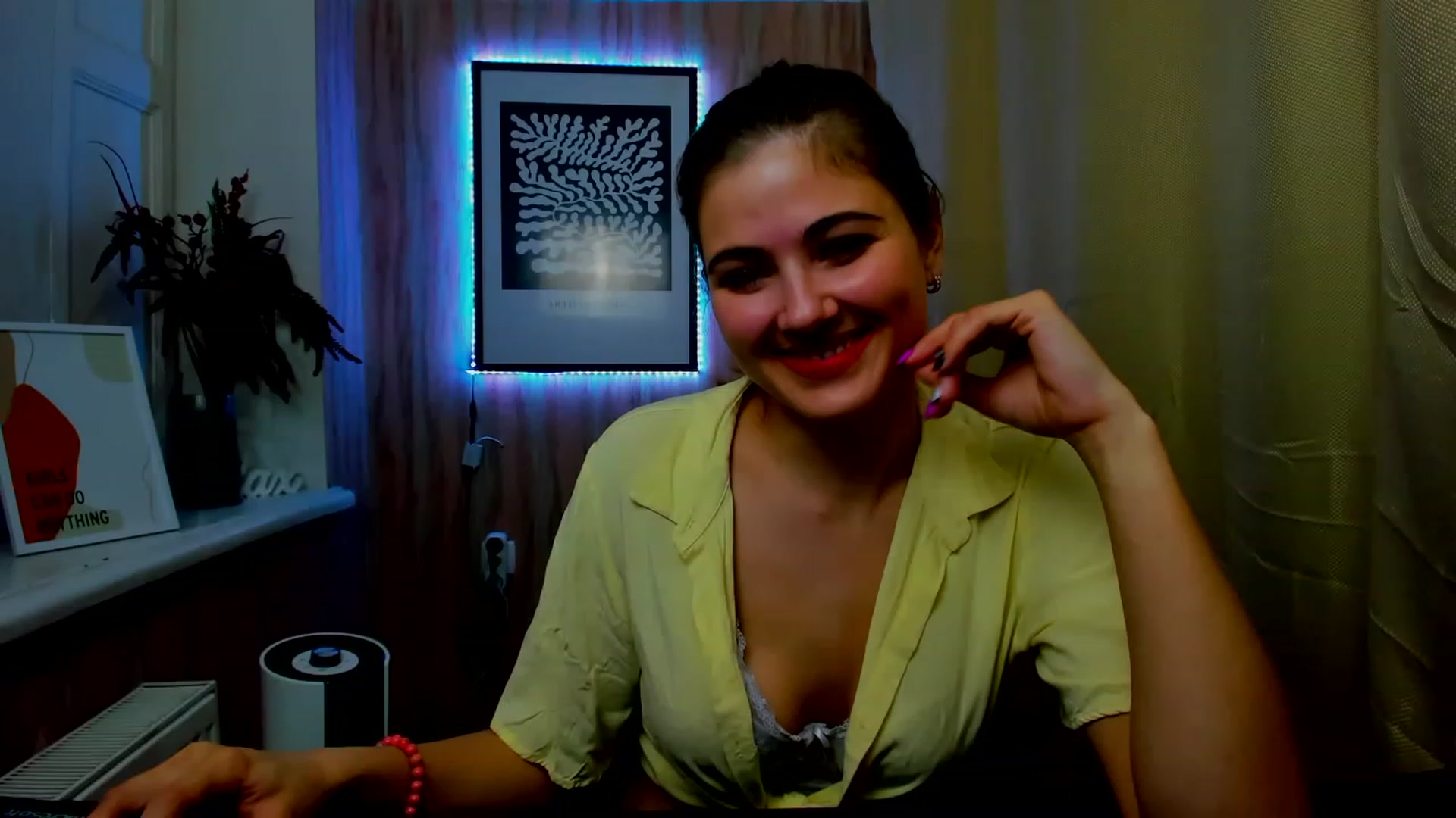Gallery image thumbnail from GladysSmith's myfreecams stream on, 03/16/2023, 12:36 image 17 of 20