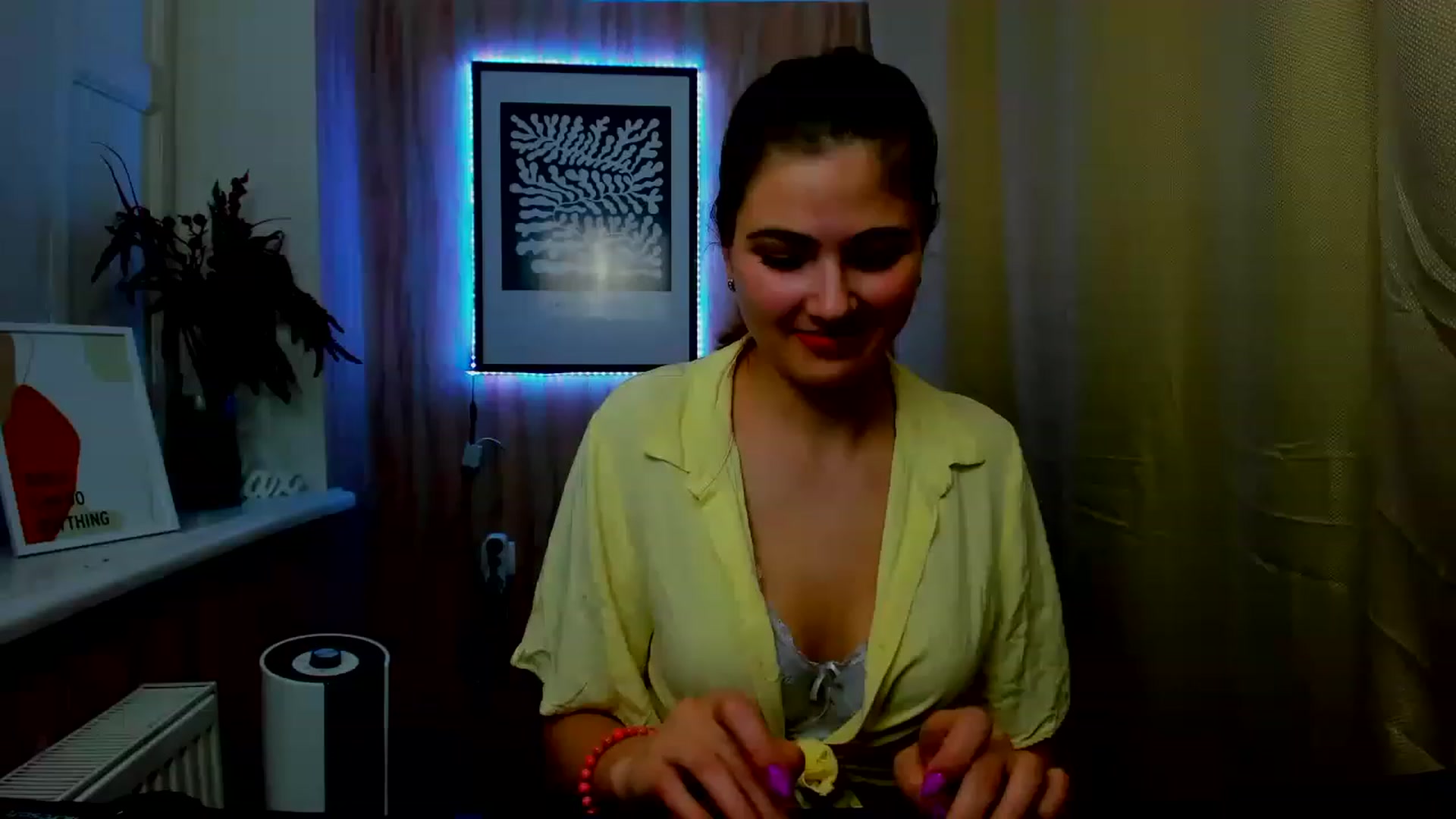 Gallery image thumbnail from GladysSmith's myfreecams stream on, 03/16/2023, 12:36 image 16 of 20