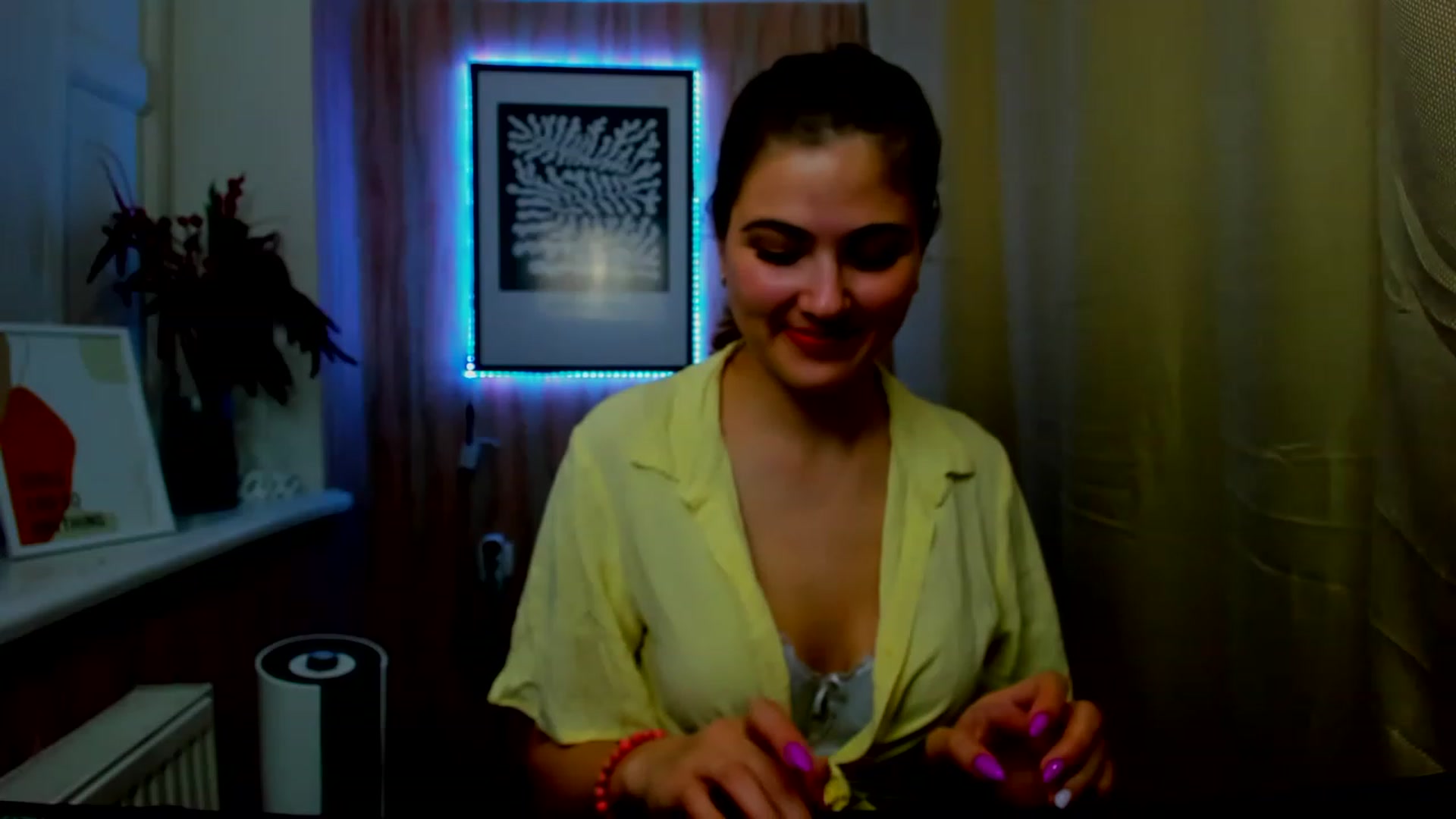 Gallery image thumbnail from GladysSmith's myfreecams stream on, 03/16/2023, 12:36 image 14 of 20