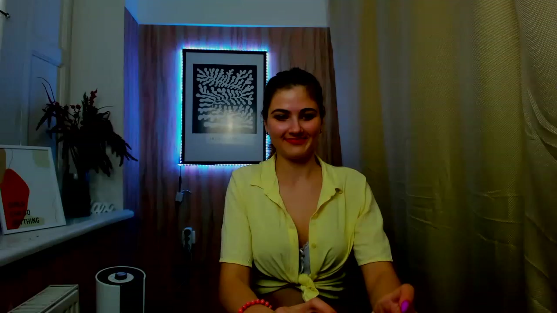 Gallery image thumbnail from GladysSmith's myfreecams stream on, 03/16/2023, 12:36 image 19 of 20