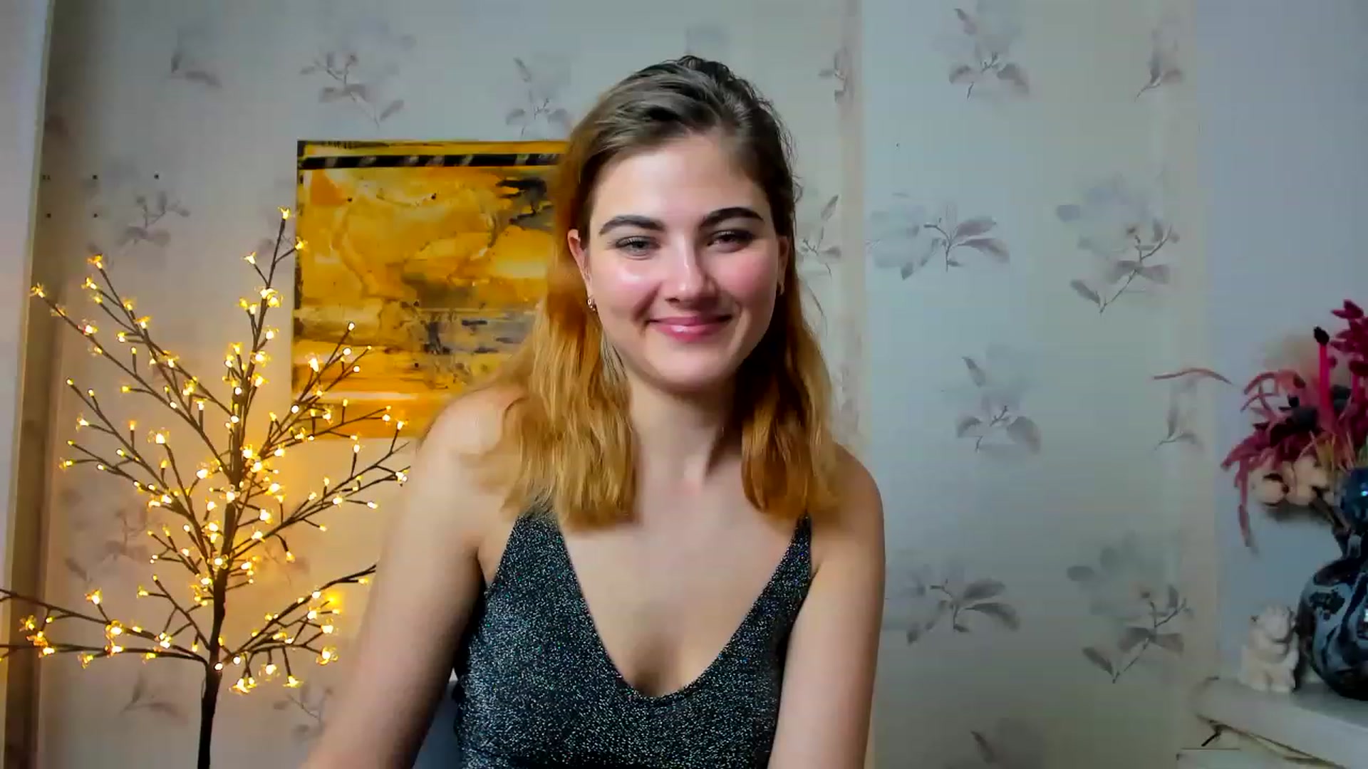 Gallery image thumbnail from GladysSmith's myfreecams stream on, 03/19/2023, 12:44 image 18 of 20