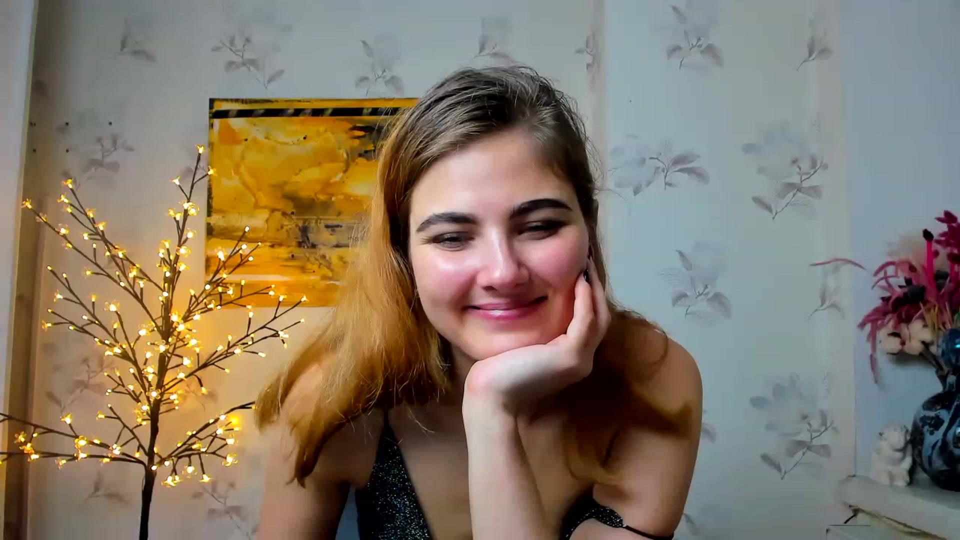 Gallery image thumbnail from GladysSmith's myfreecams stream on, 03/19/2023, 12:44 image 10 of 20