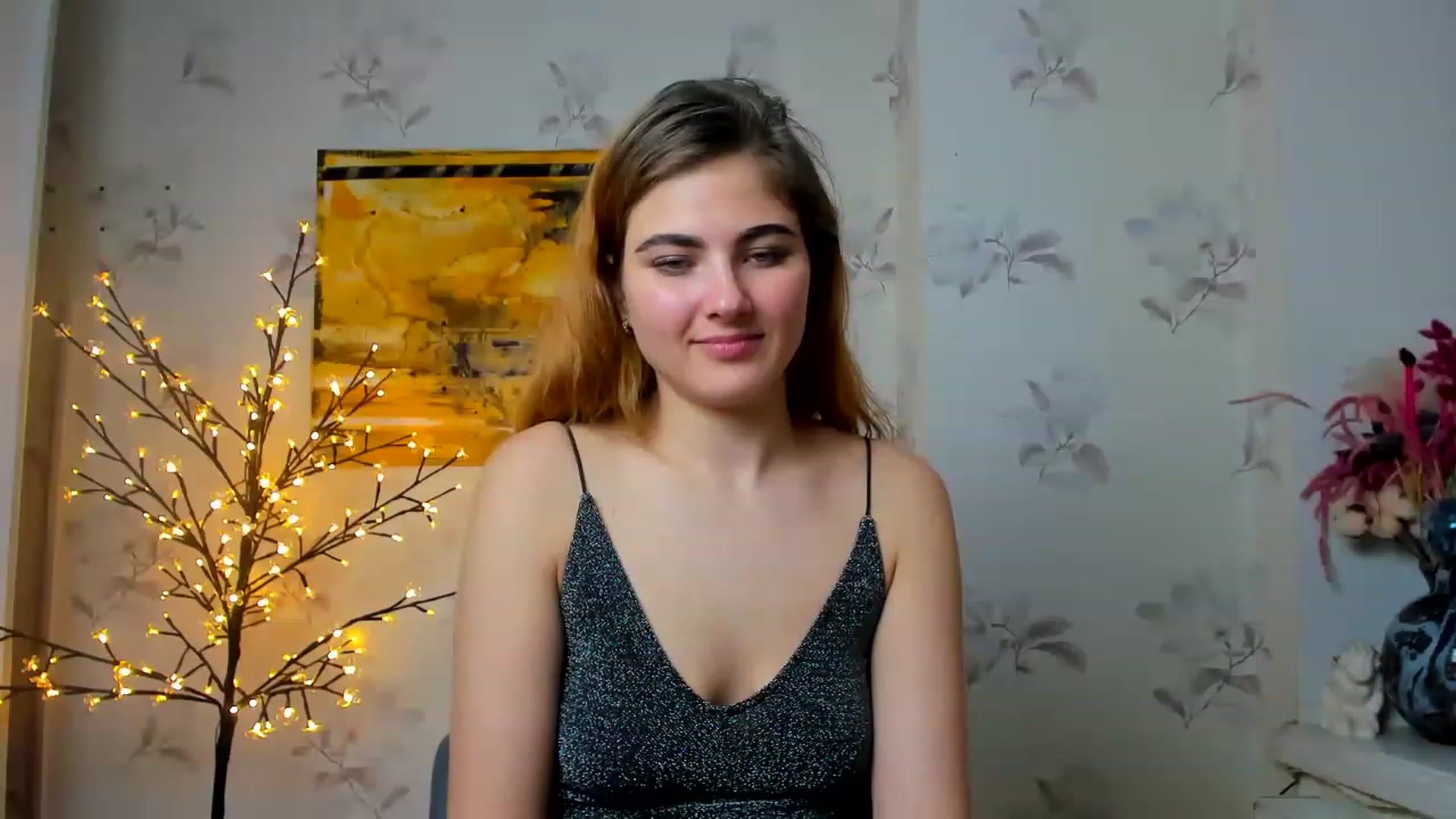 Gallery image thumbnail from GladysSmith's myfreecams stream on, 03/19/2023, 12:44 image 8 of 20