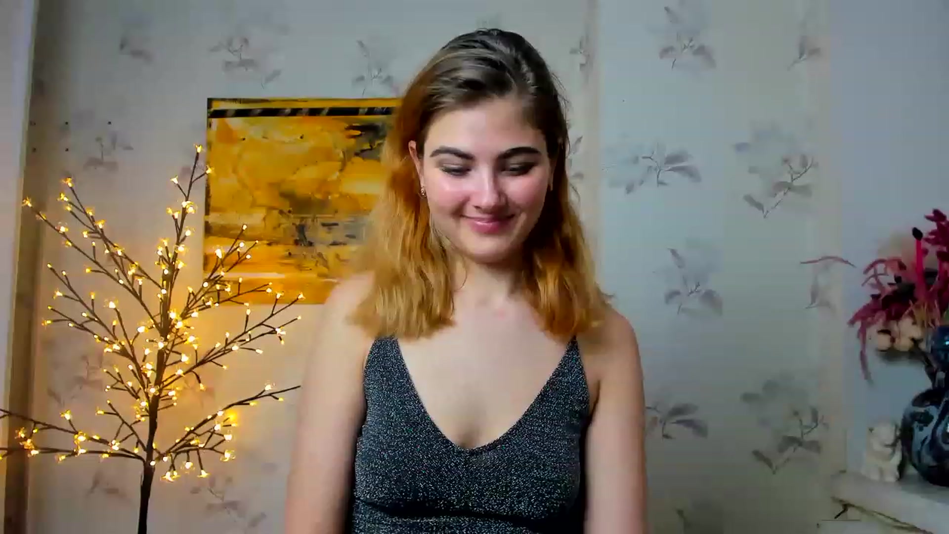 Gallery image thumbnail from GladysSmith's myfreecams stream on, 03/19/2023, 12:44 image 20 of 20