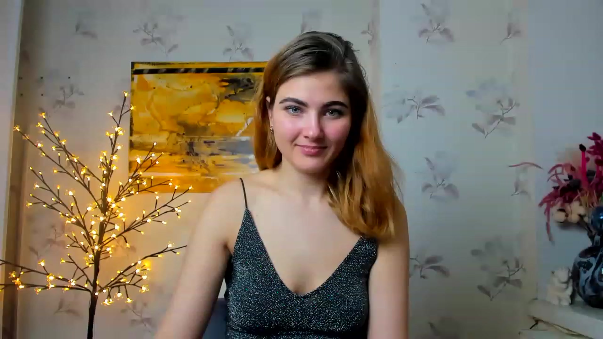 Gallery image thumbnail from GladysSmith's myfreecams stream on, 03/19/2023, 12:44 image 2 of 20