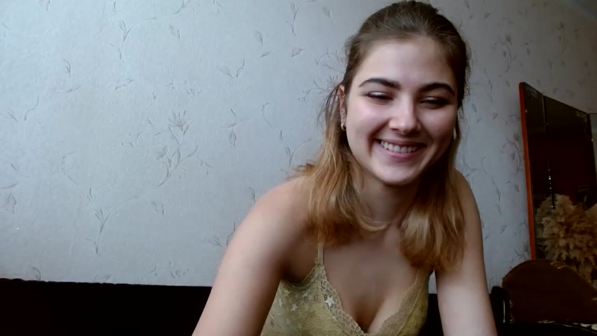 Gallery image thumbnail from GladysSmith's myfreecams stream on, 03/22/2023, 10:28 image 6 of 20
