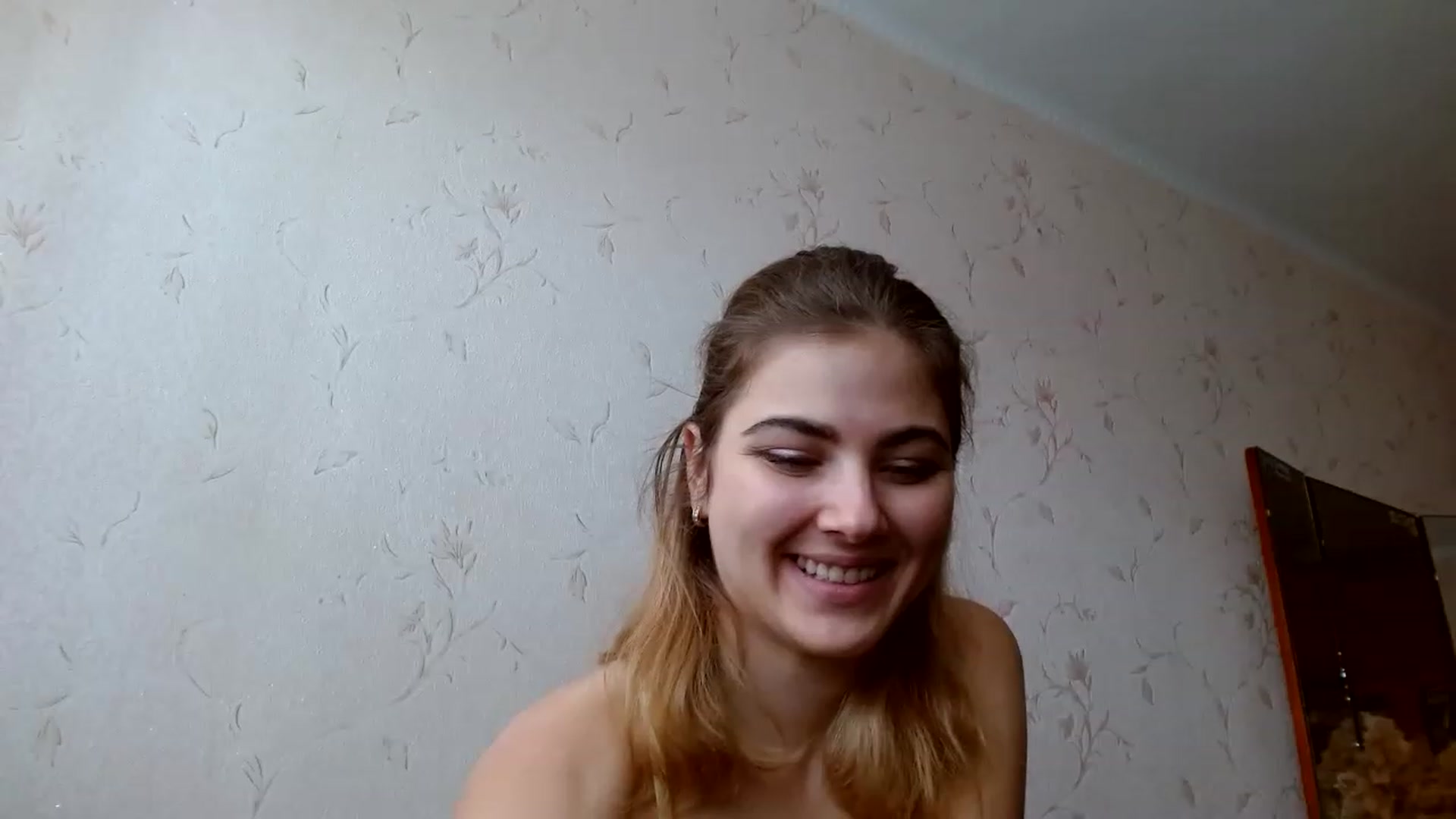 Gallery image thumbnail from GladysSmith's myfreecams stream on, 03/22/2023, 10:28 image 14 of 20