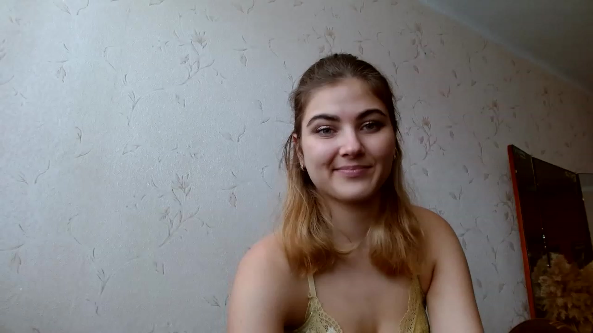Gallery image thumbnail from GladysSmith's myfreecams stream on, 03/22/2023, 10:28 image 17 of 20