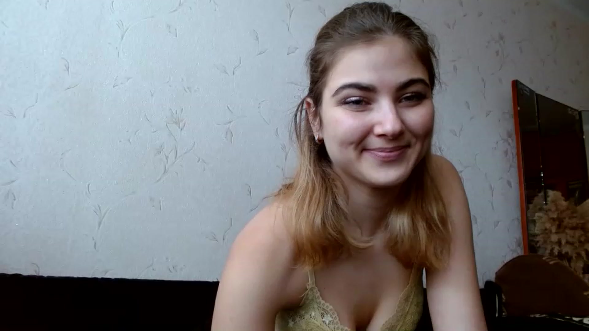 Gallery image thumbnail from GladysSmith's myfreecams stream on, 03/22/2023, 10:28 image 8 of 20
