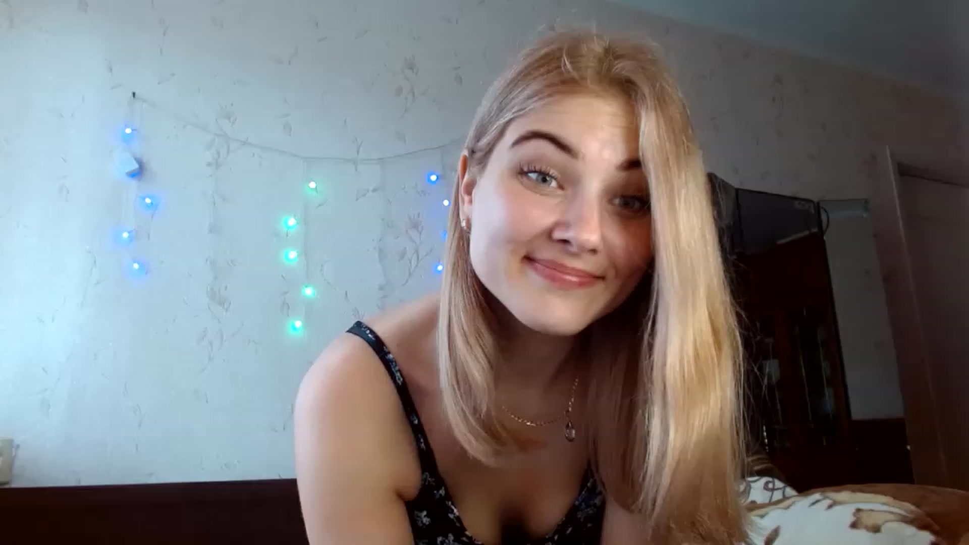 Gallery image thumbnail from GladysSmith's myfreecams stream on, 04/03/2023, 09:42 image 2 of 20
