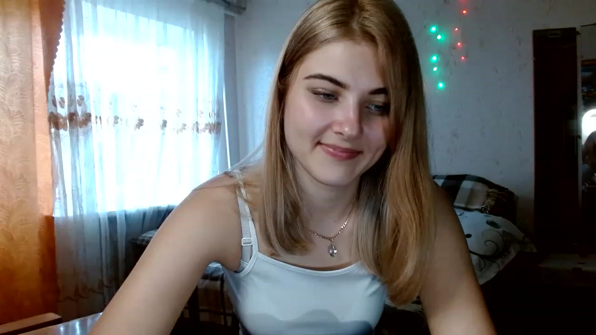 Gallery image thumbnail from GladysSmith's myfreecams stream on, 04/04/2023, 12:54 image 10 of 20
