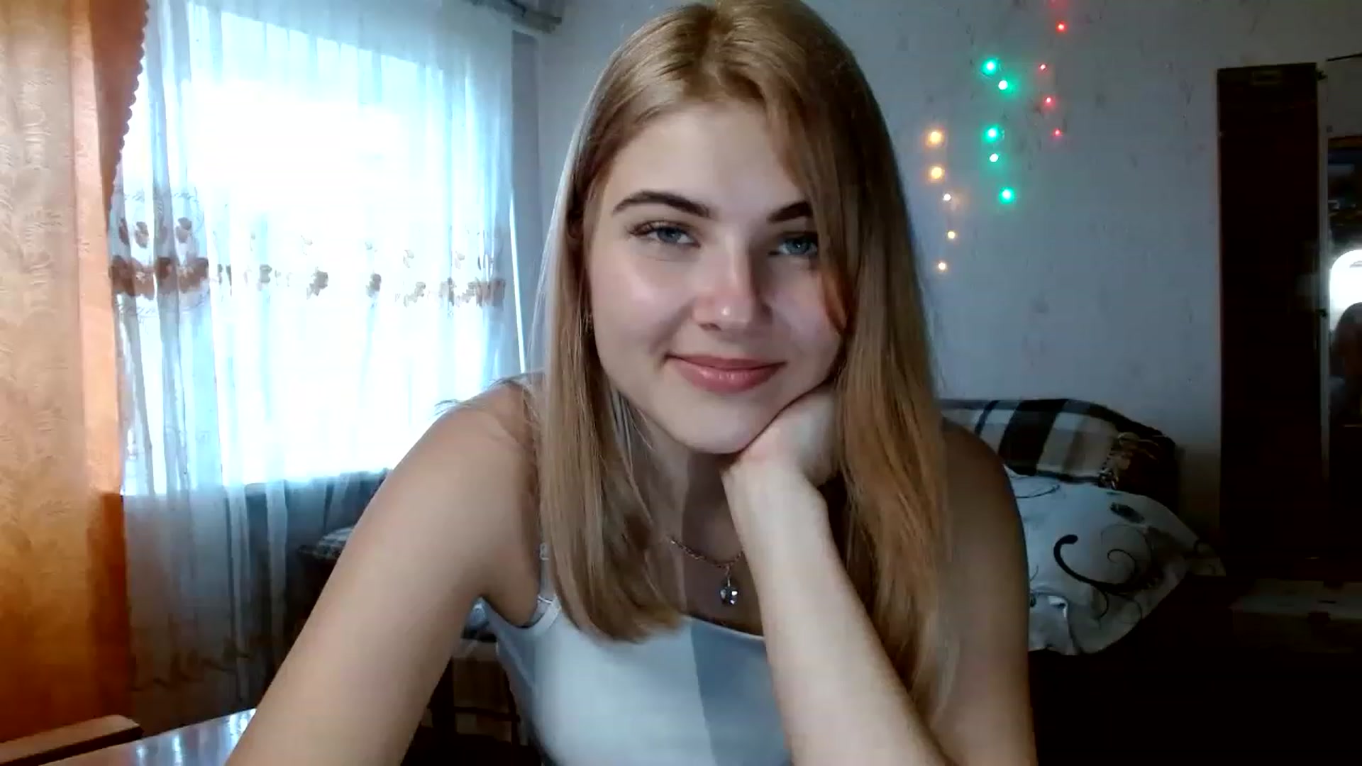 Gallery image thumbnail from GladysSmith's myfreecams stream on, 04/04/2023, 12:54 image 9 of 20