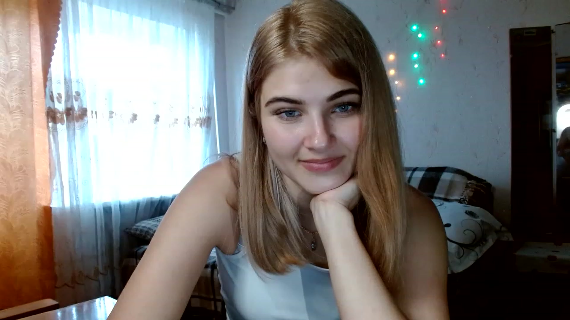 Gallery image thumbnail from GladysSmith's myfreecams stream on, 04/04/2023, 12:54 image 1 of 20