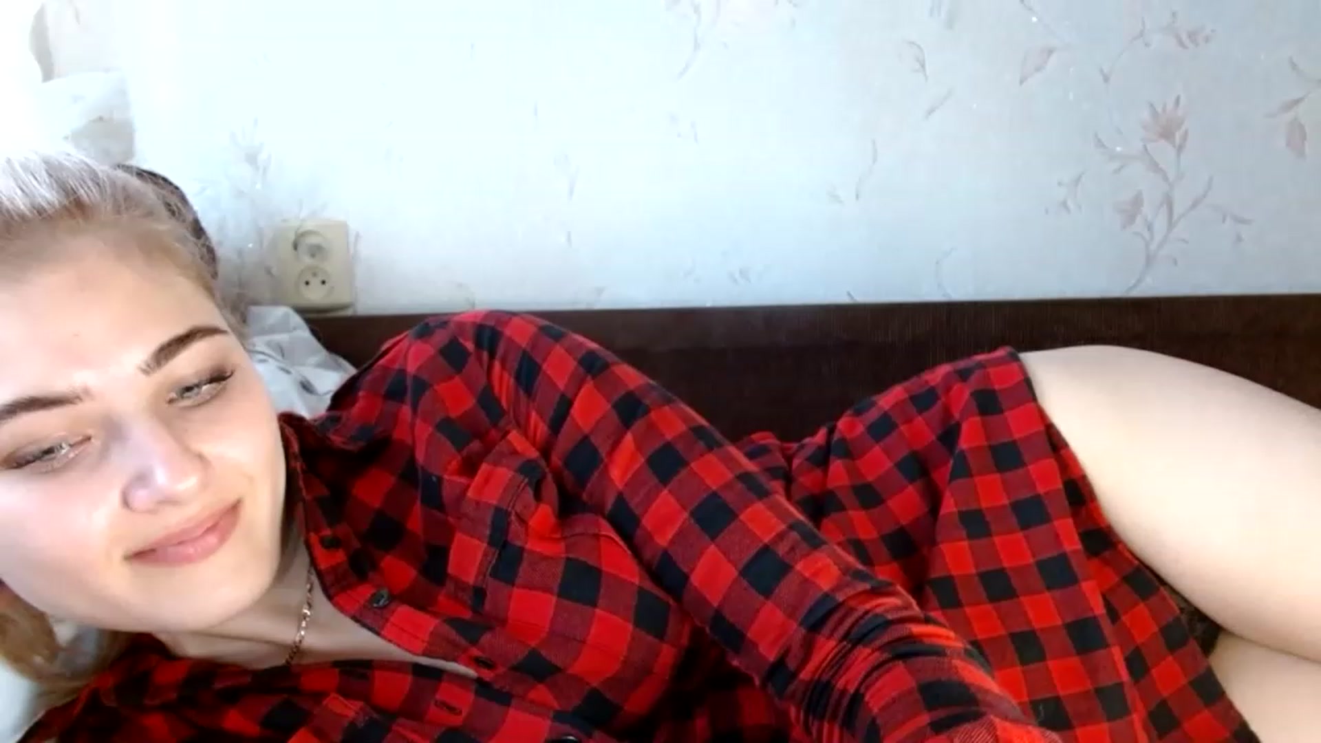Gallery image thumbnail from GladysSmith's myfreecams stream on, 04/05/2023, 08:59 image 6 of 20