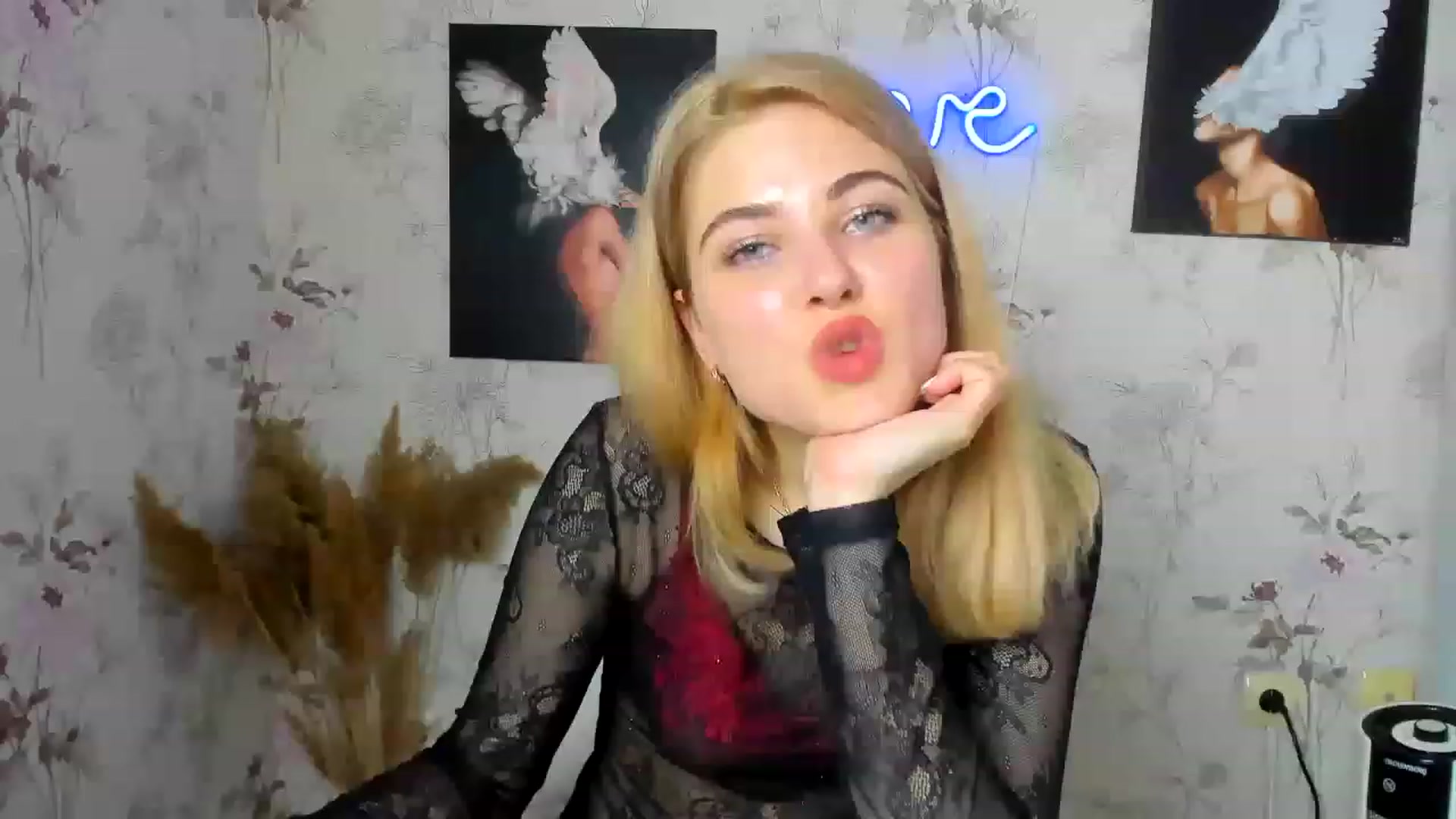 Gallery image thumbnail from GladysSmith's myfreecams stream on, 04/08/2023, 10:18 image 9 of 20