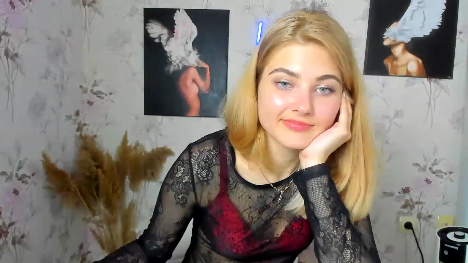 Gallery image thumbnail from GladysSmith's myfreecams stream on, 04/08/2023, 10:18 image 11 of 20