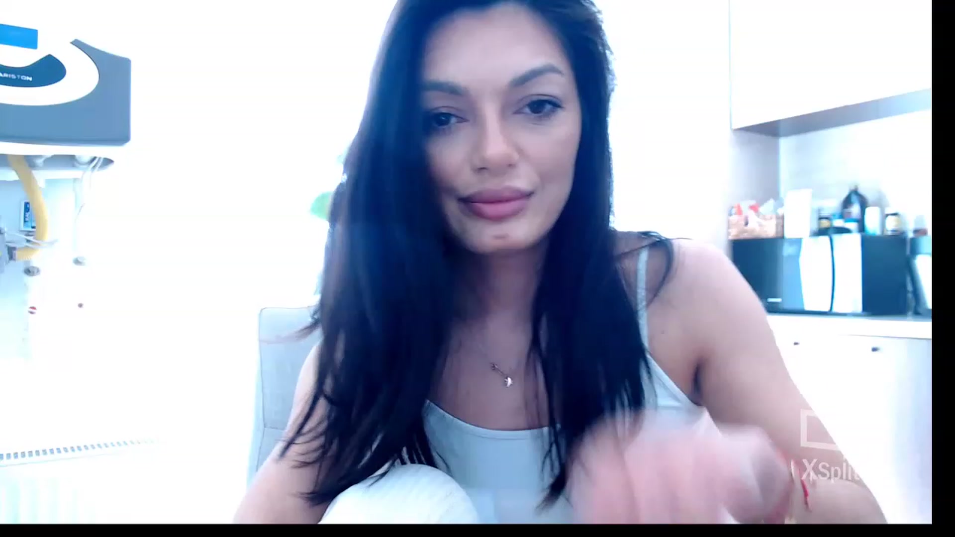 Gallery image thumbnail from Glamourbbe's myfreecams stream on, 05/06/2023, 10:20 image 3 of 20
