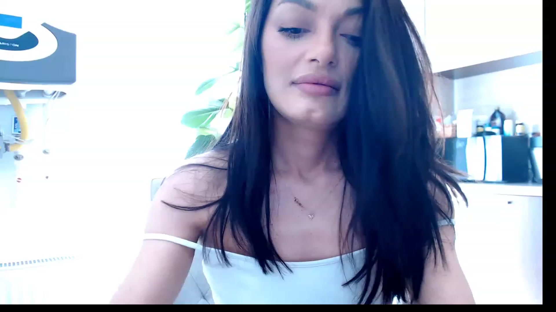 Gallery image thumbnail from Glamourbbe's myfreecams stream on, 05/06/2023, 10:20 image 13 of 20