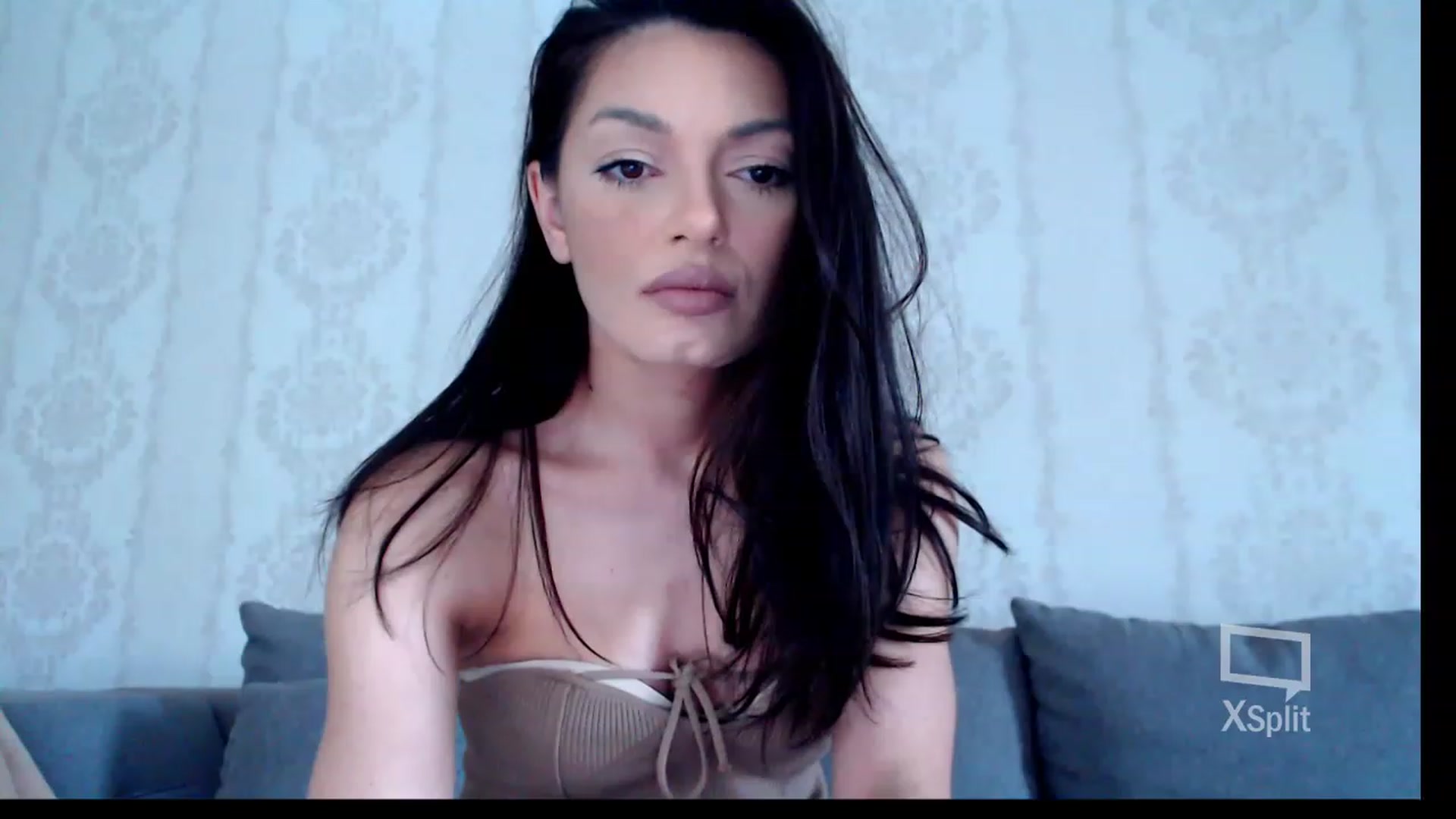 Gallery image thumbnail from Glamourbbe's myfreecams stream on, 05/31/2023, 12:05 image 17 of 20