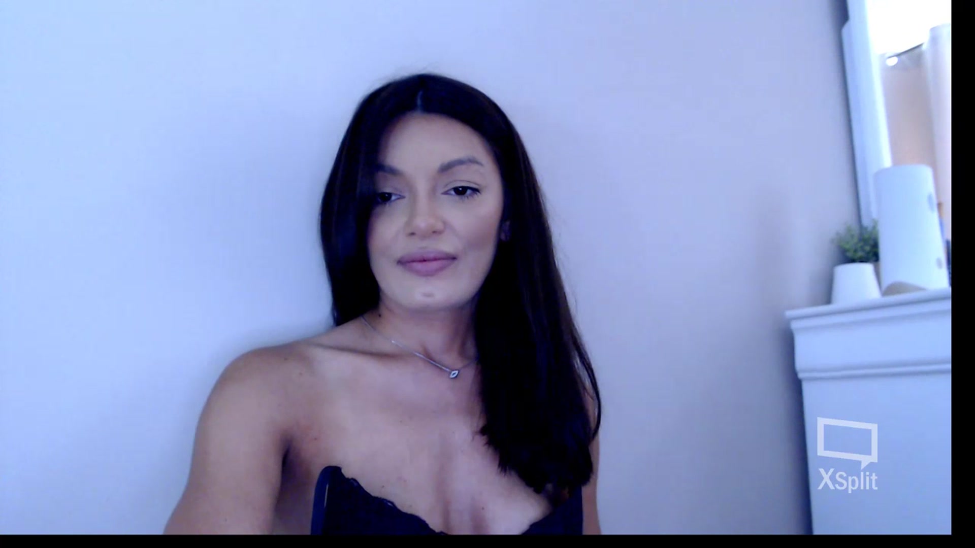Gallery image thumbnail from Glamourbbe's myfreecams stream on, 07/18/2023, 09:39 image 18 of 20