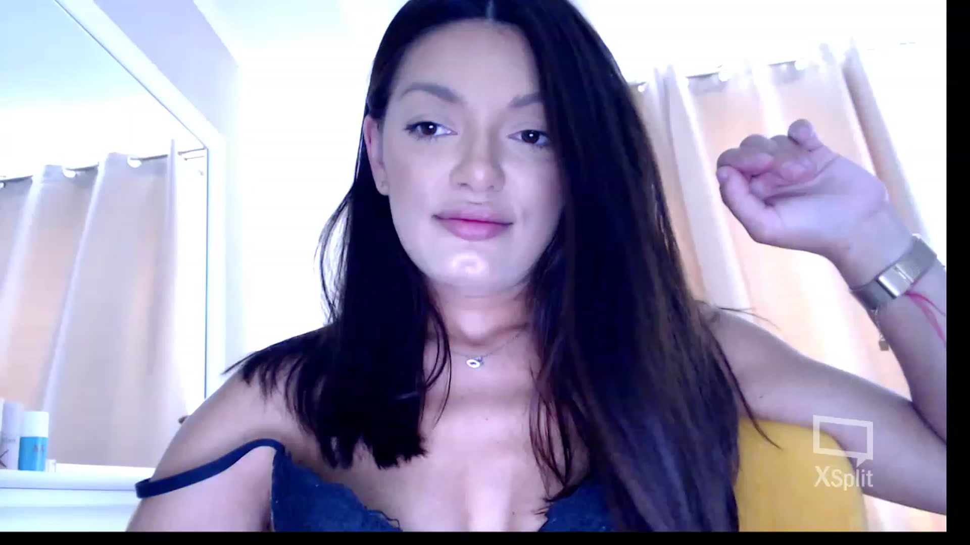 Gallery image thumbnail from Glamourbbe's myfreecams stream on, 07/18/2023, 10:12 image 17 of 20