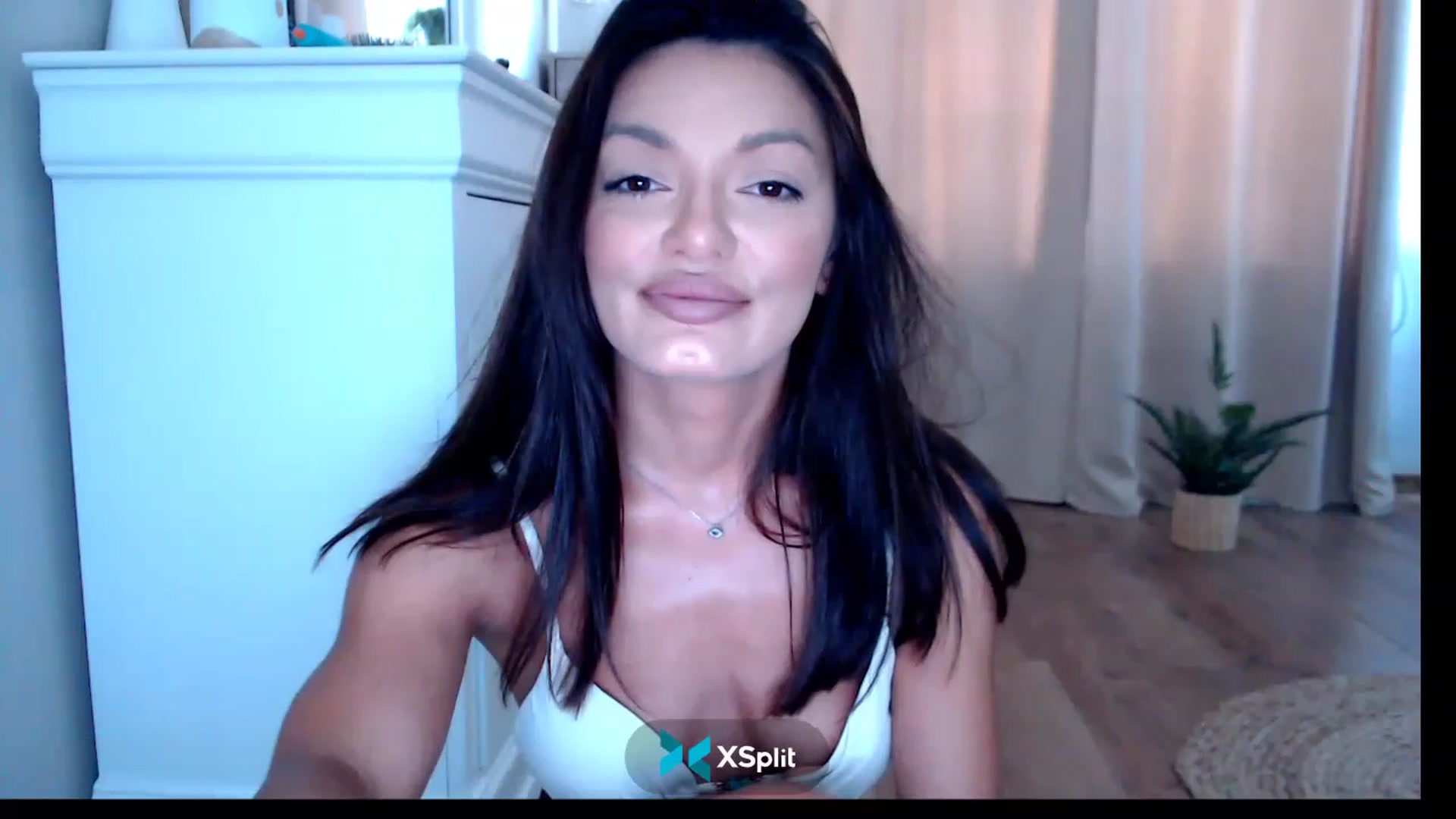 Gallery image thumbnail from Glamourbbe's myfreecams stream on, 07/18/2023, 14:50 image 17 of 20