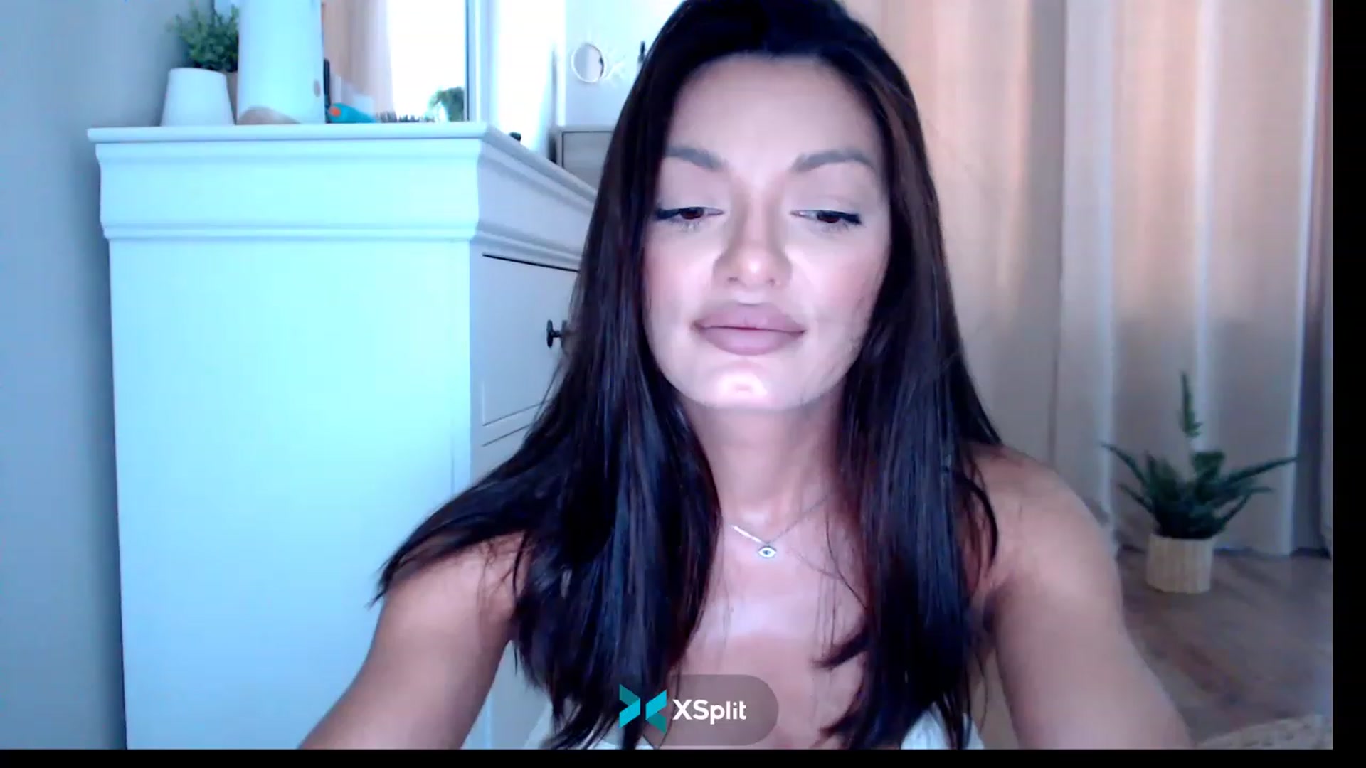 Gallery image thumbnail from Glamourbbe's myfreecams stream on, 07/18/2023, 14:50 image 5 of 20