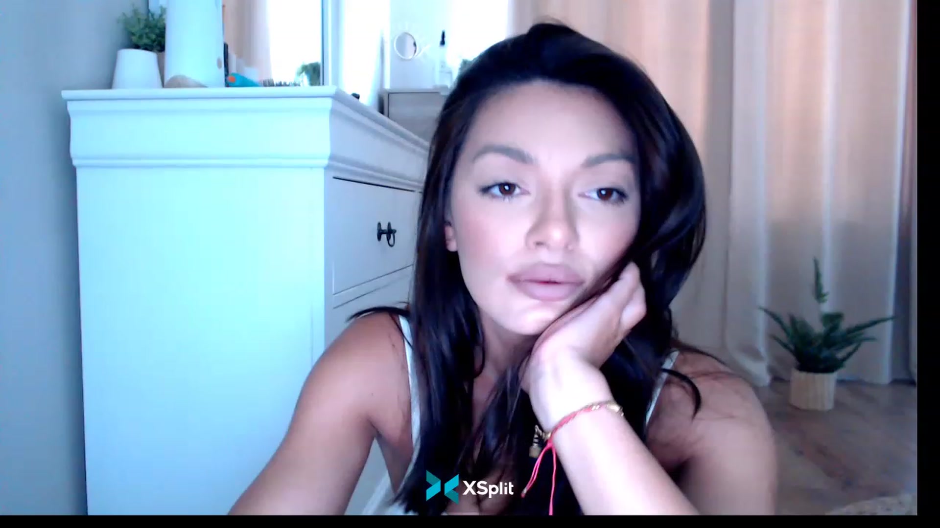 Gallery image thumbnail from Glamourbbe's myfreecams stream on, 07/18/2023, 14:50 image 7 of 20