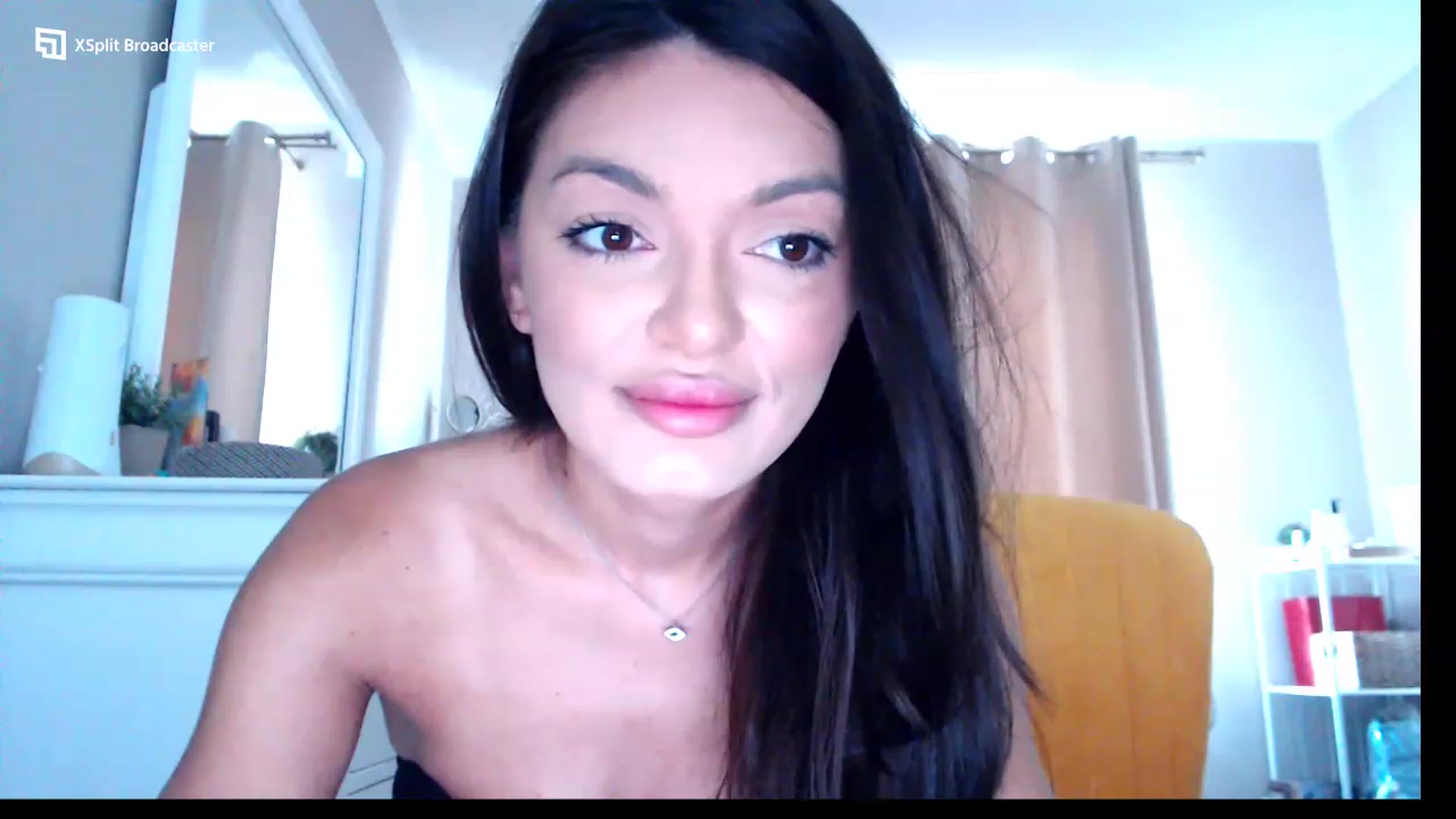 Gallery image thumbnail from Glamourbbe's myfreecams stream on, 07/19/2023, 05:17 image 9 of 20