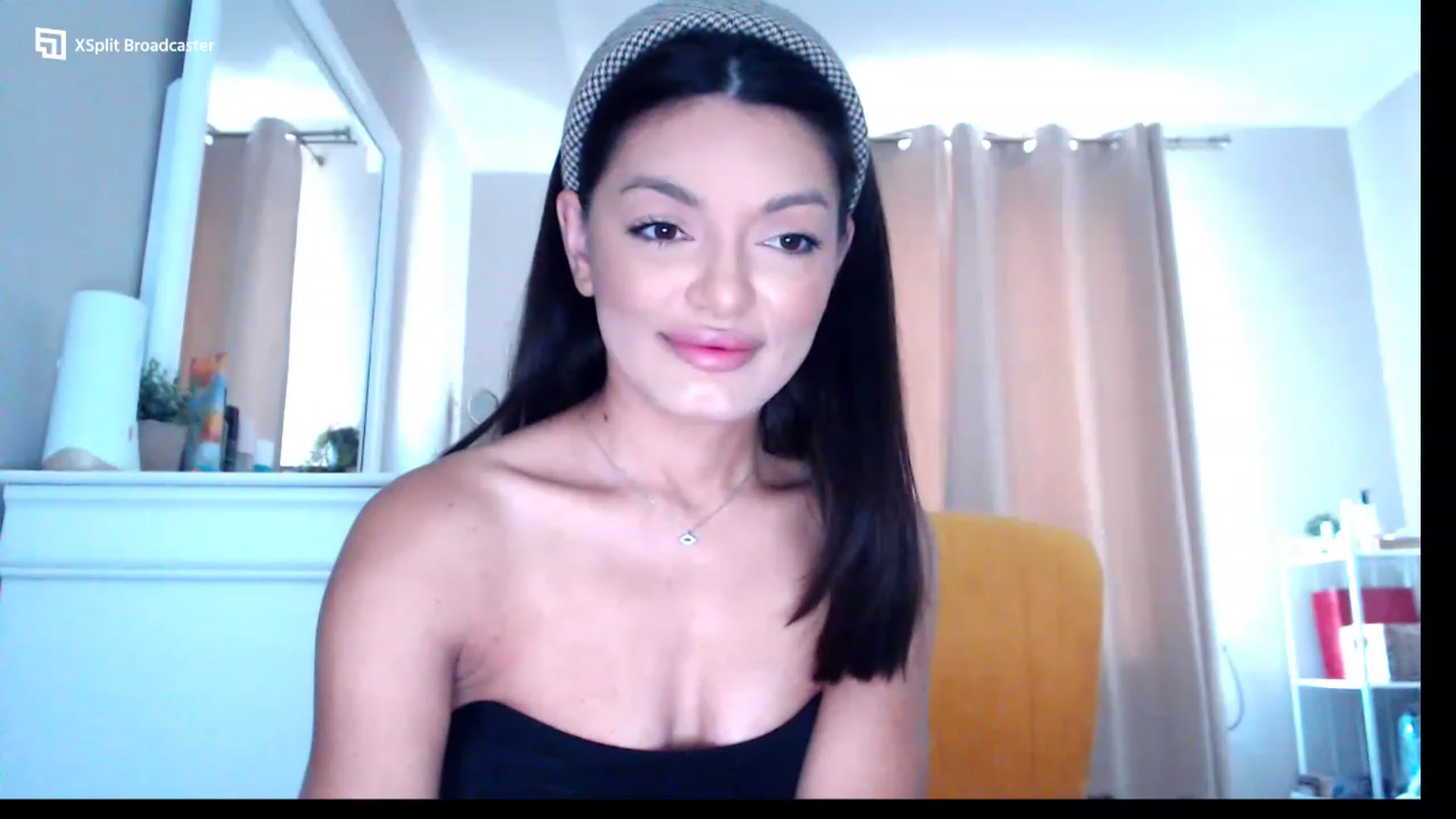 Gallery image thumbnail from Glamourbbe's myfreecams stream on, 07/19/2023, 05:17 image 5 of 20
