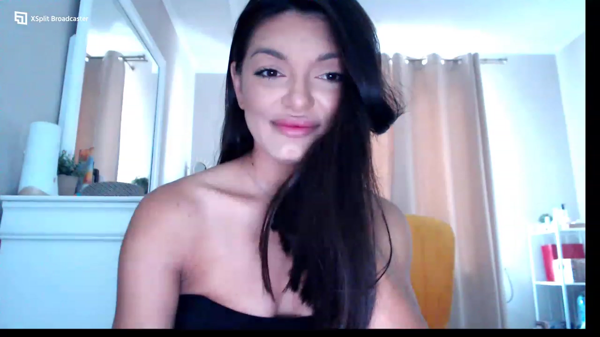 Gallery image thumbnail from Glamourbbe's myfreecams stream on, 07/19/2023, 05:17 image 8 of 20