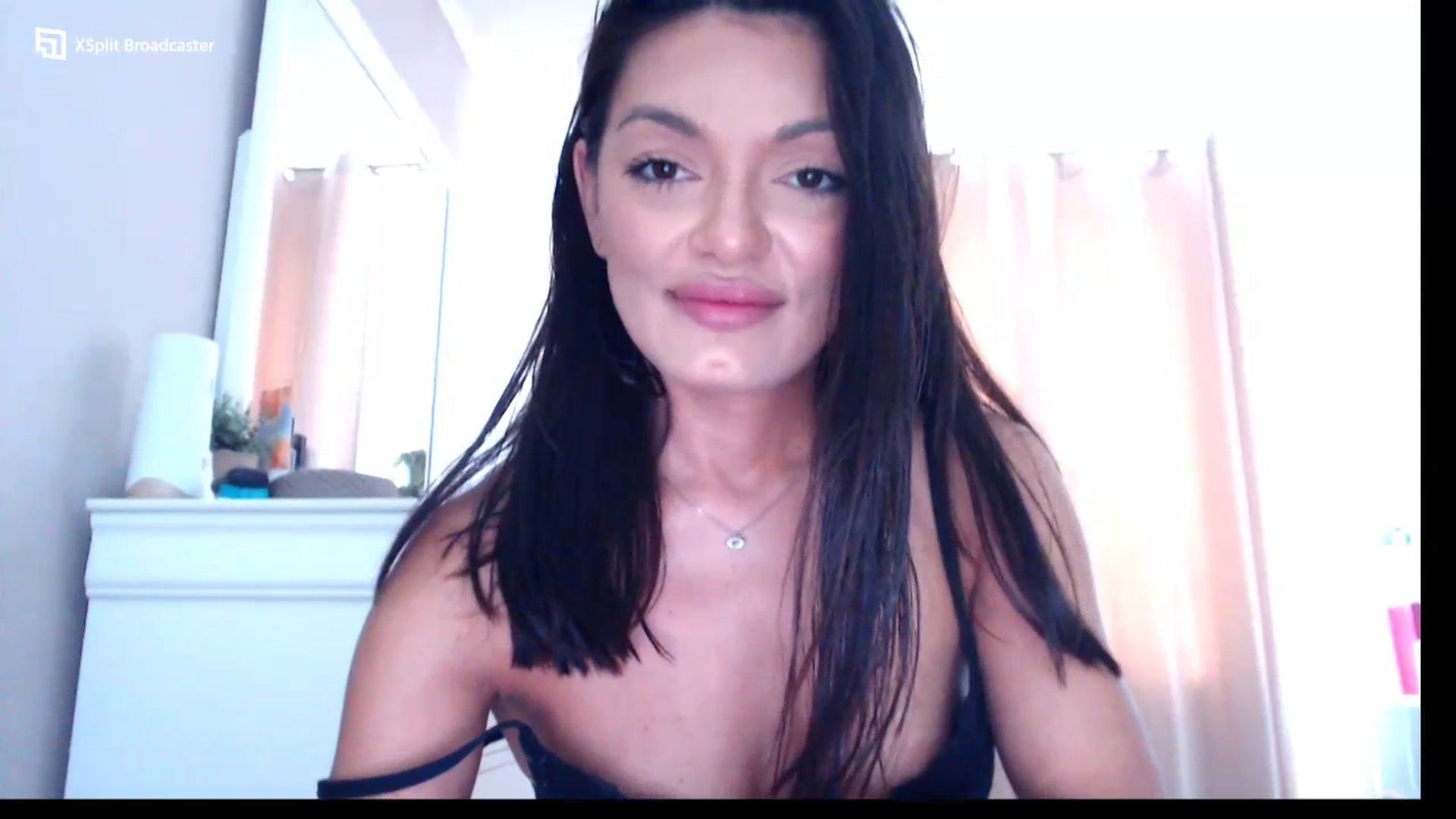 Gallery image thumbnail from Glamourbbe's myfreecams stream on, 07/19/2023, 09:35 image 8 of 20
