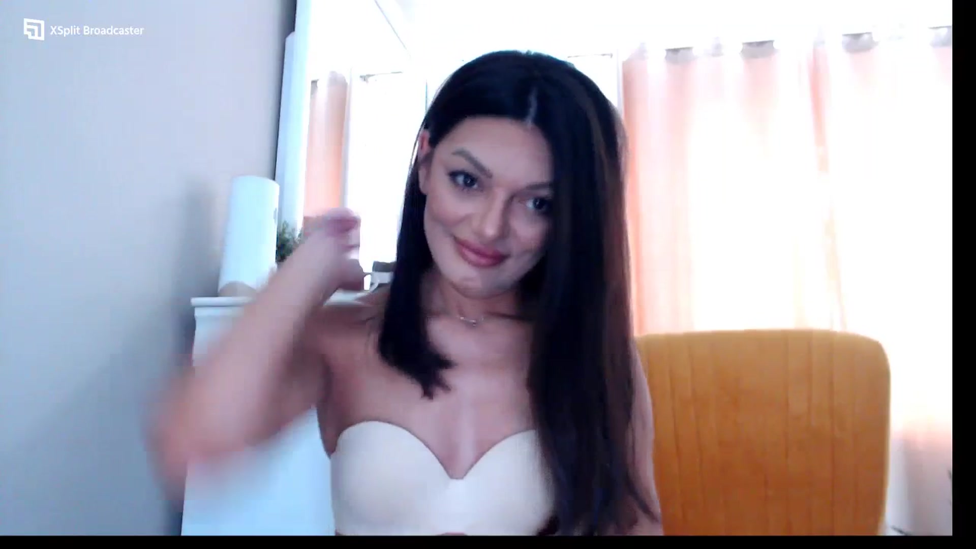 Gallery image thumbnail from Glamourbbe's myfreecams stream on, 07/23/2023, 09:40 image 10 of 20