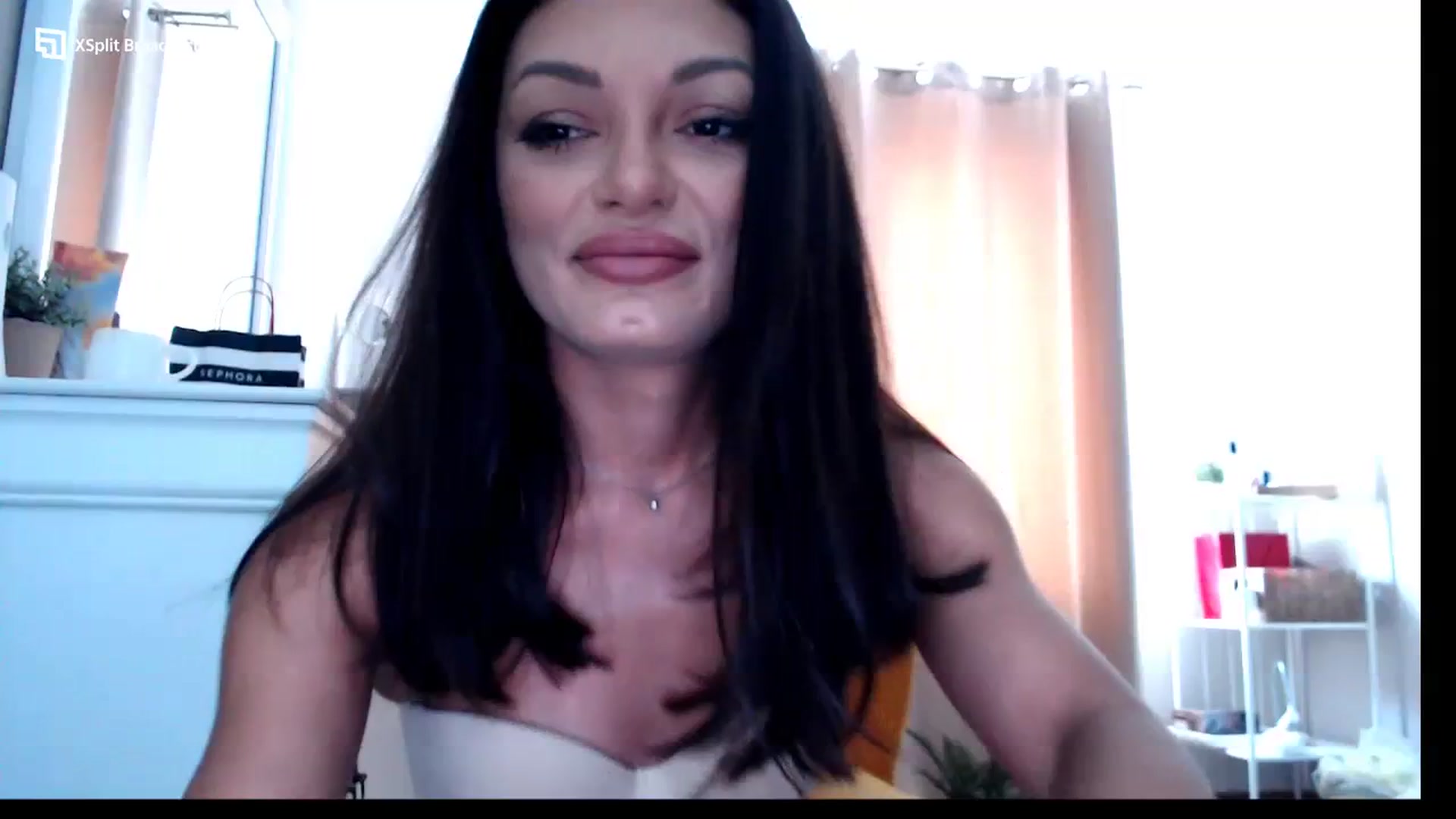 Gallery image thumbnail from Glamourbbe's myfreecams stream on, 07/23/2023, 09:40 image 5 of 20
