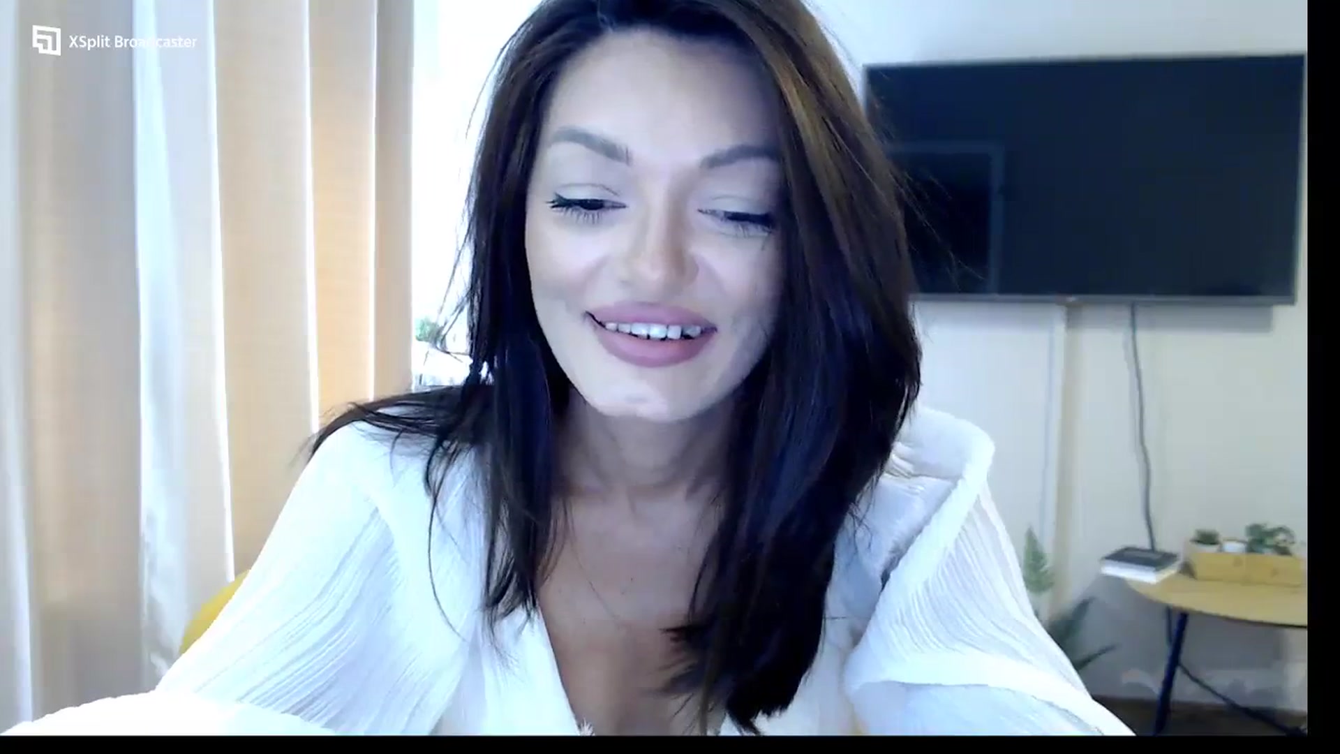 Gallery image thumbnail from Glamourbbe's myfreecams stream on, 09/19/2023, 07:27 image 9 of 20