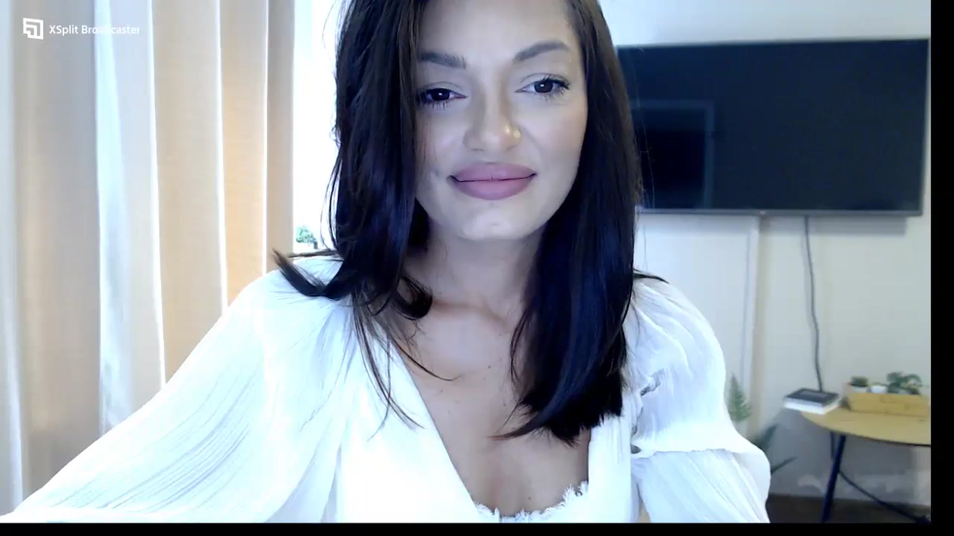 Gallery image thumbnail from Glamourbbe's myfreecams stream on, 09/19/2023, 07:27 image 6 of 20