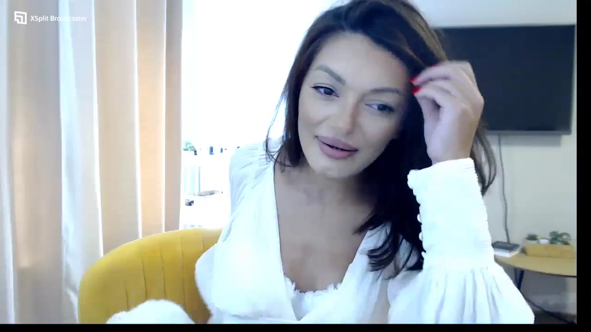 Gallery image thumbnail from Glamourbbe's myfreecams stream on, 09/19/2023, 07:27 image 17 of 20