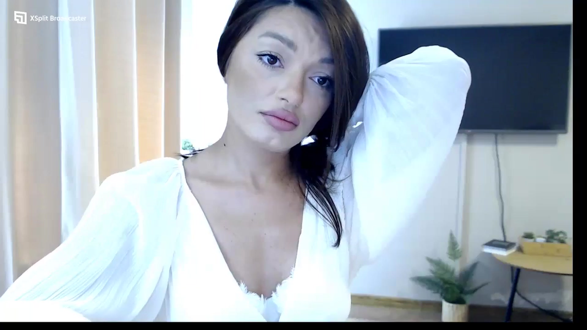 Gallery image thumbnail from Glamourbbe's myfreecams stream on, 09/19/2023, 07:27 image 10 of 20