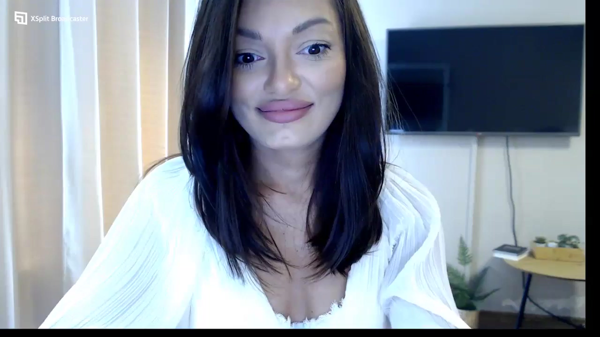 Gallery image thumbnail from Glamourbbe's myfreecams stream on, 09/19/2023, 07:27 image 8 of 20